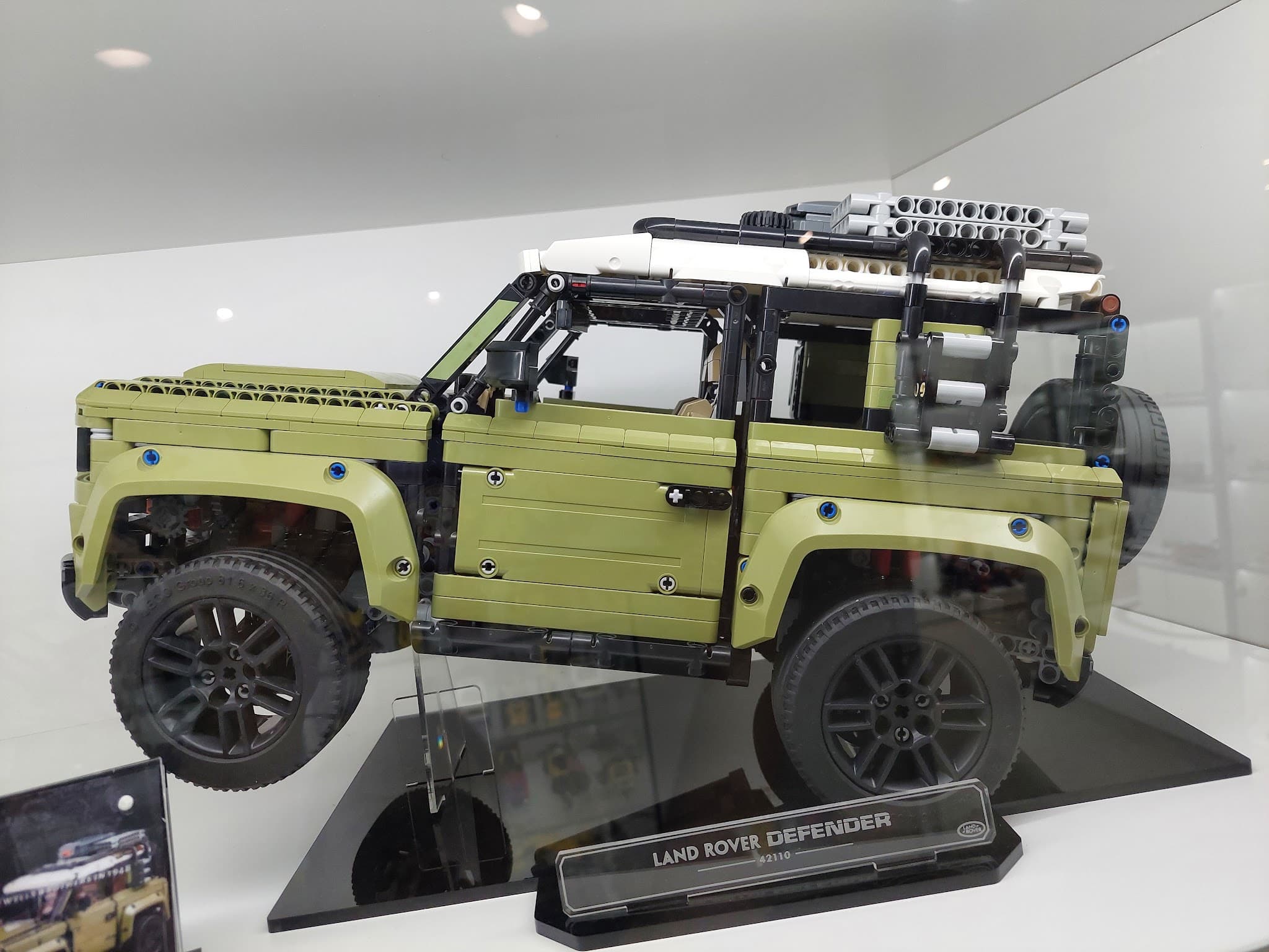 LEGO 42110 Land Rover Defender