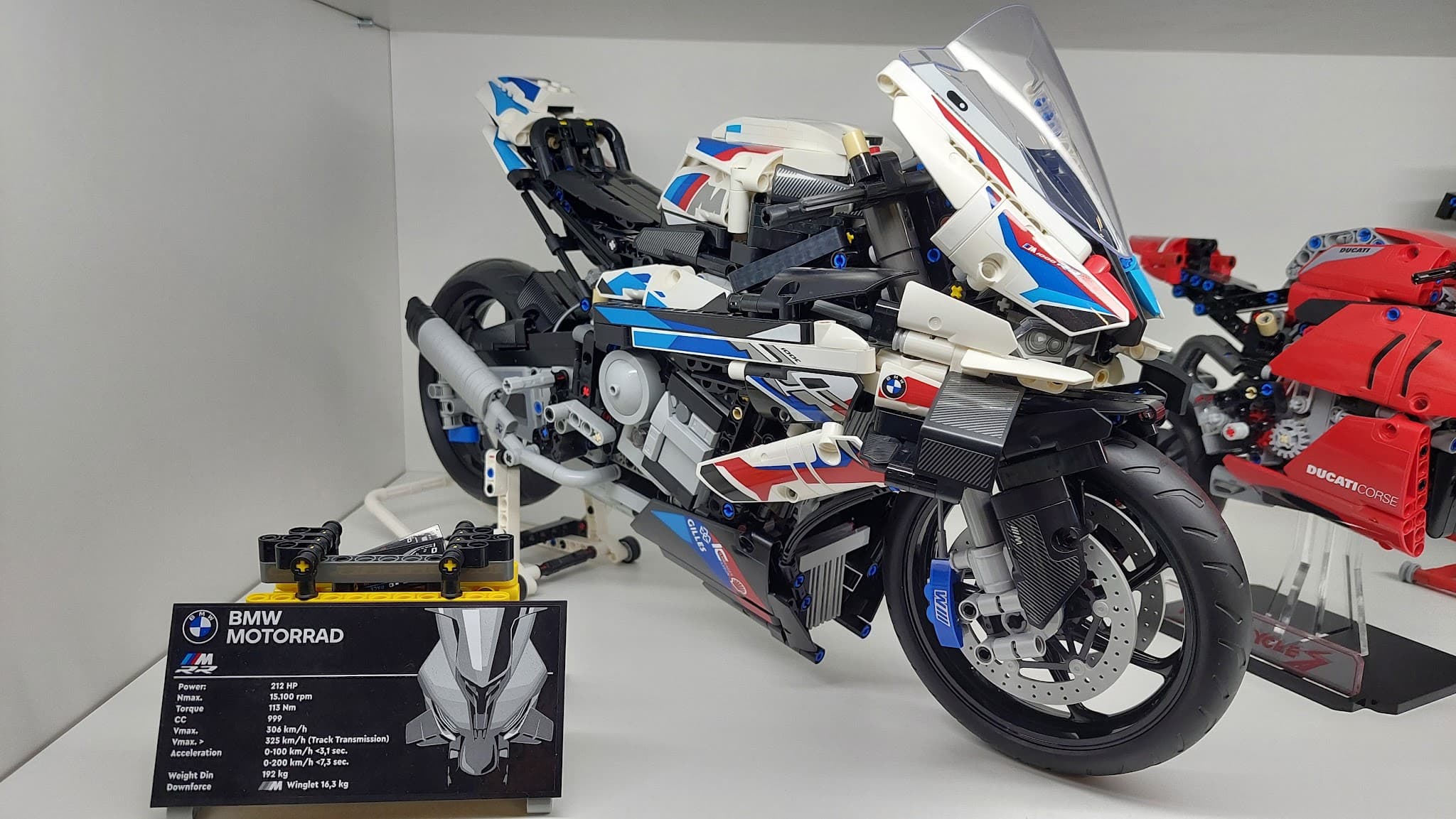 LEGO 42130 BMW M 1000 RR