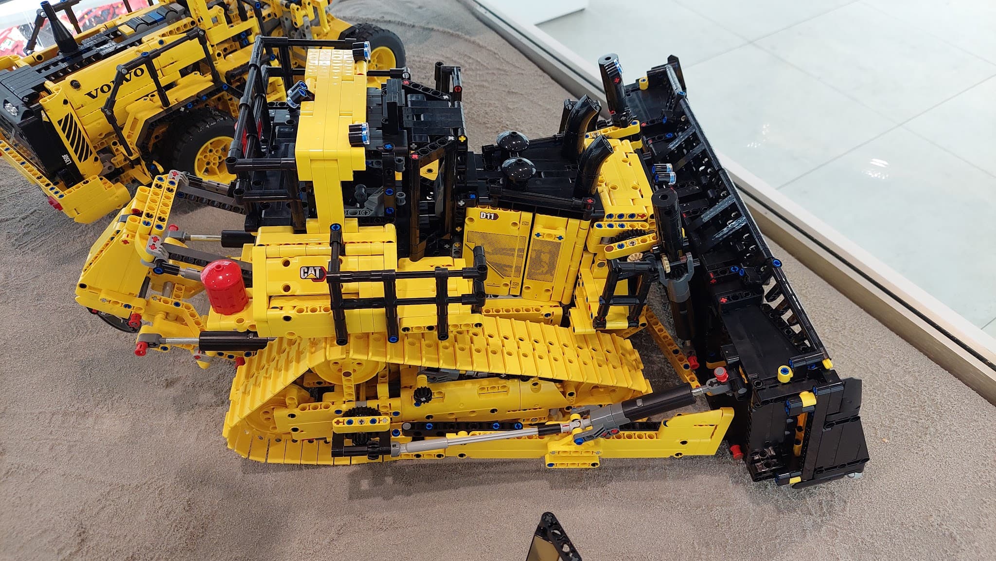 LEGO 42131 Cat D11 Bulldozer
