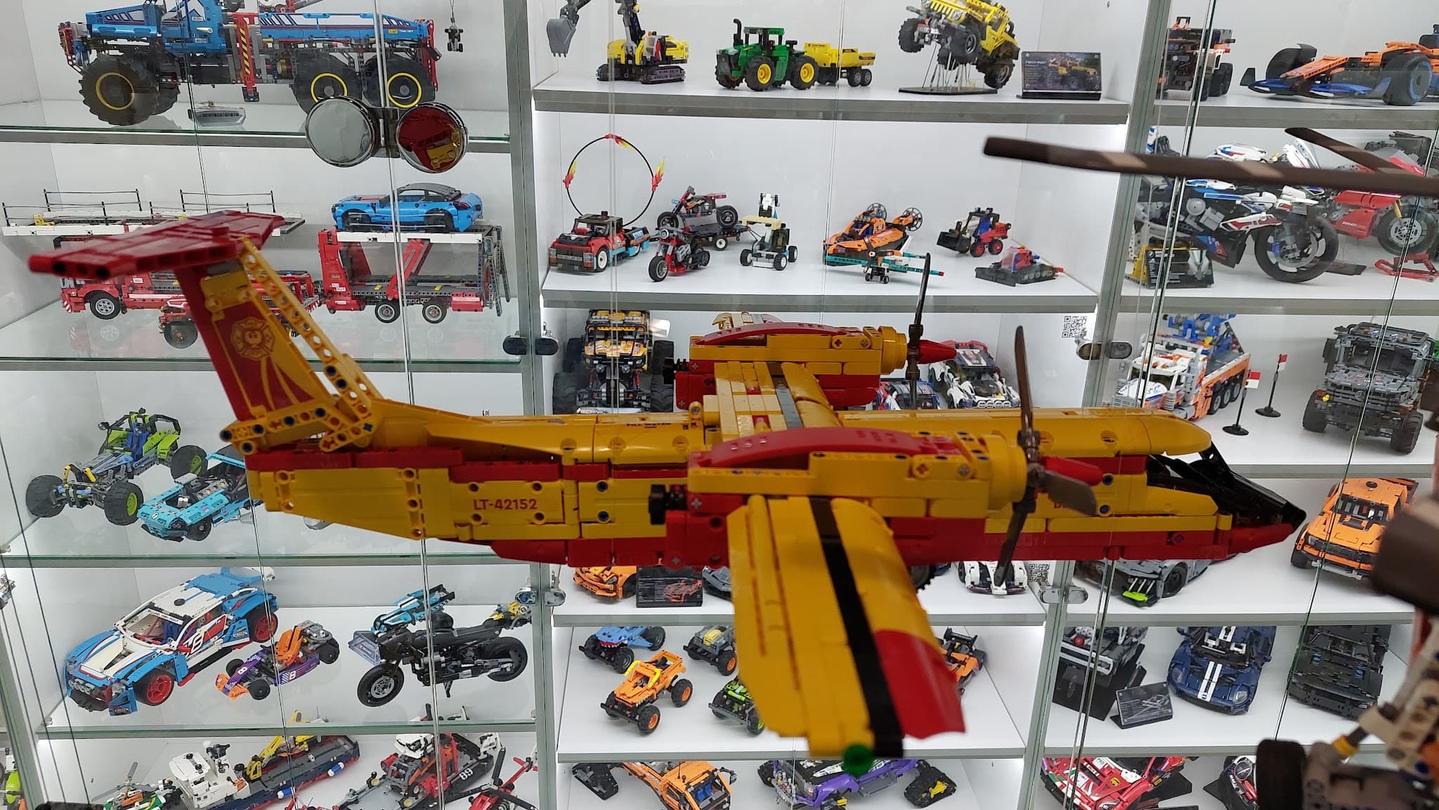 LEGO 42152 Firefighter Aircraft