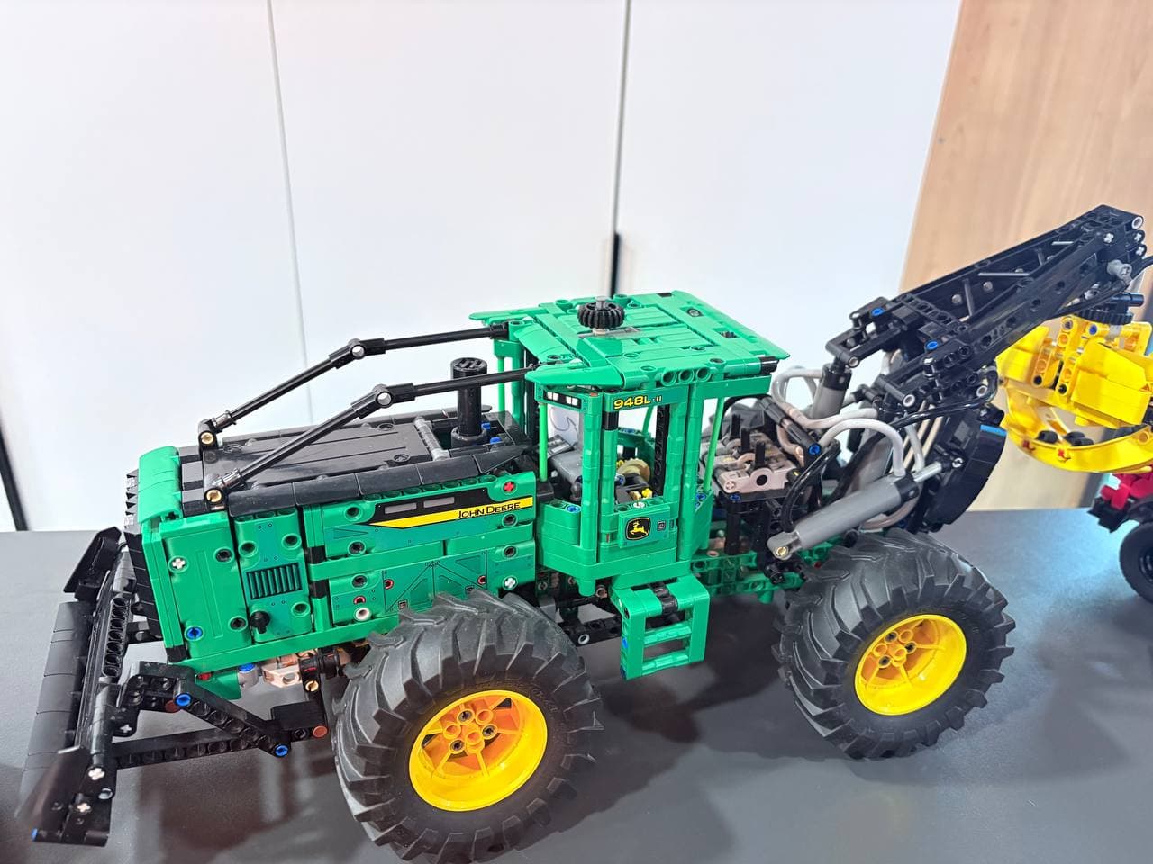 LEGO 42157 John Deere 948L-II Skidder