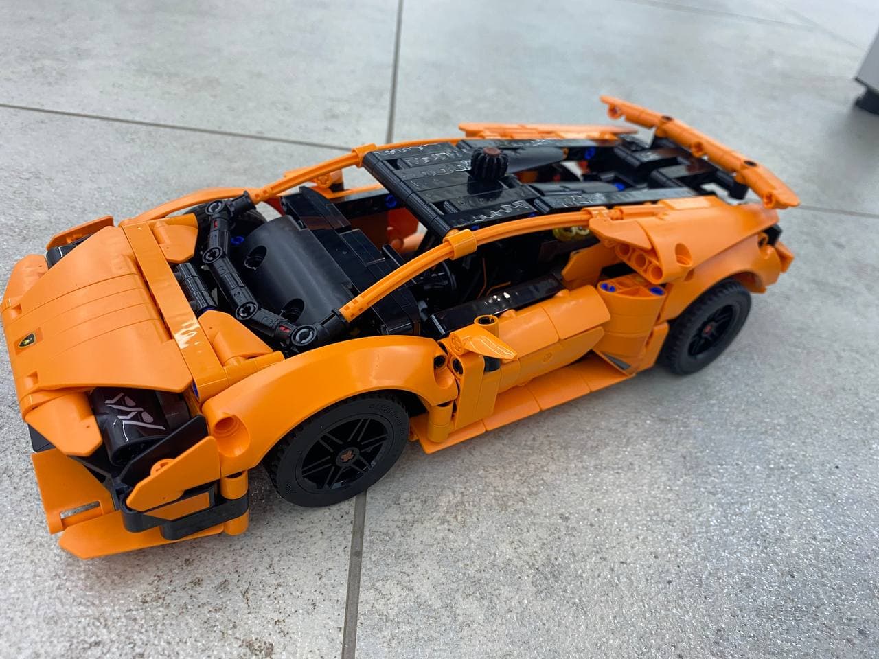 LEGO 42196 Lamborghini Huracán Tecnica Orange