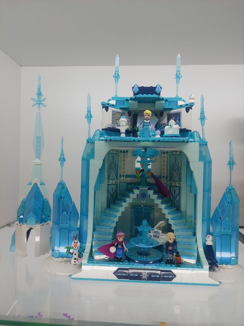 LEGO 43197 The Ice Castle