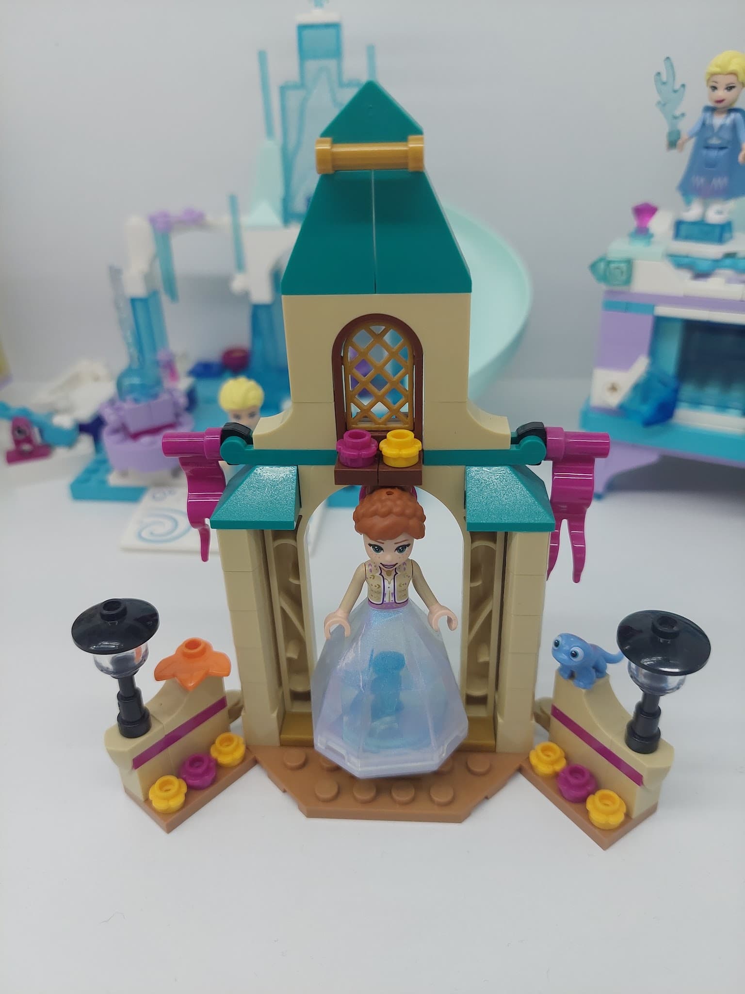 LEGO 43198 Anna's Castle Courtyard
