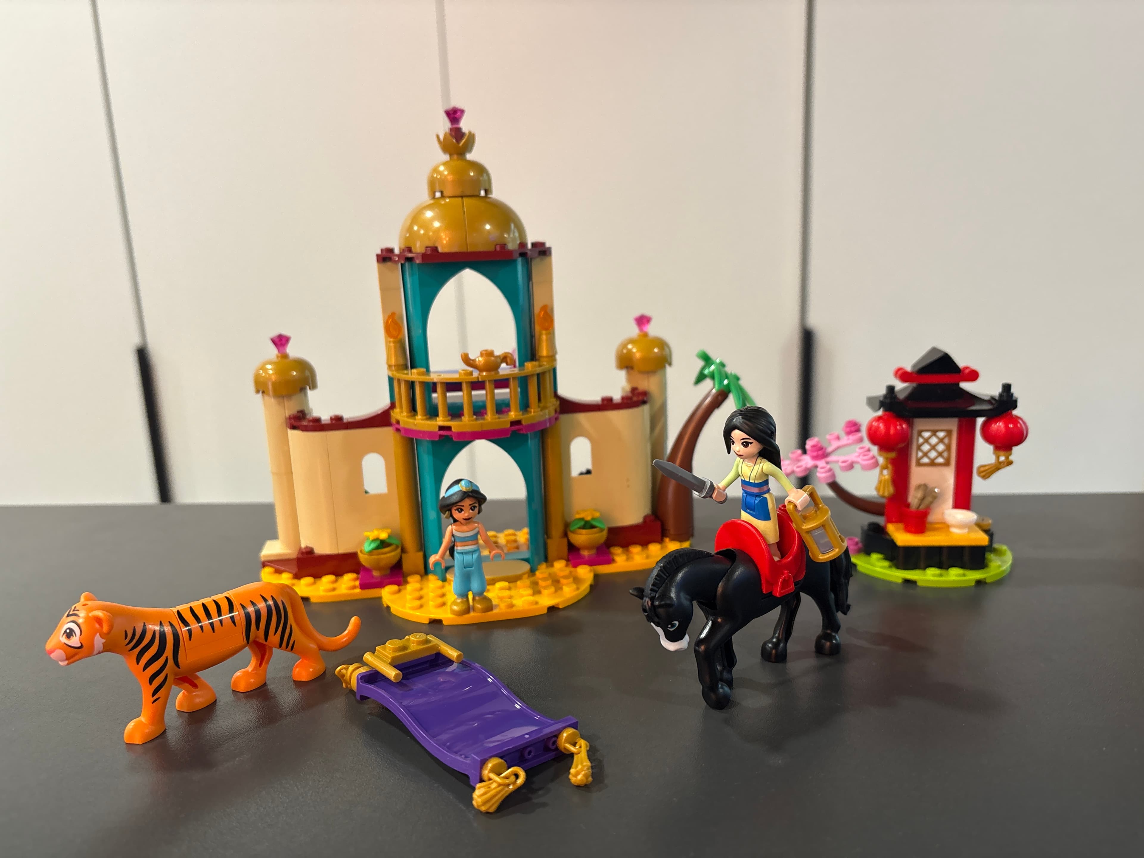 LEGO 43208 Jasmine and Mulan's Adventure