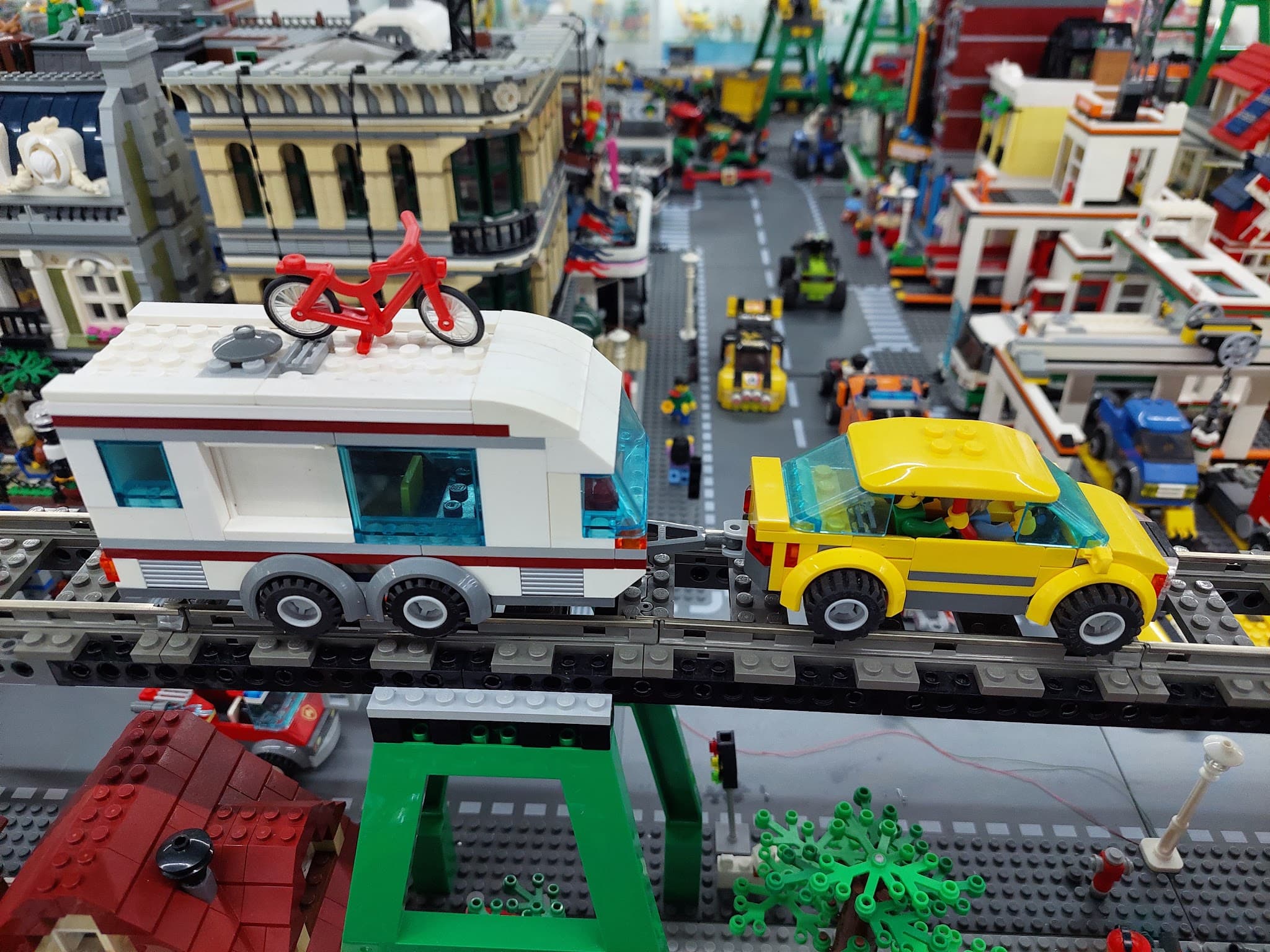 LEGO 4435 Car and Caravan