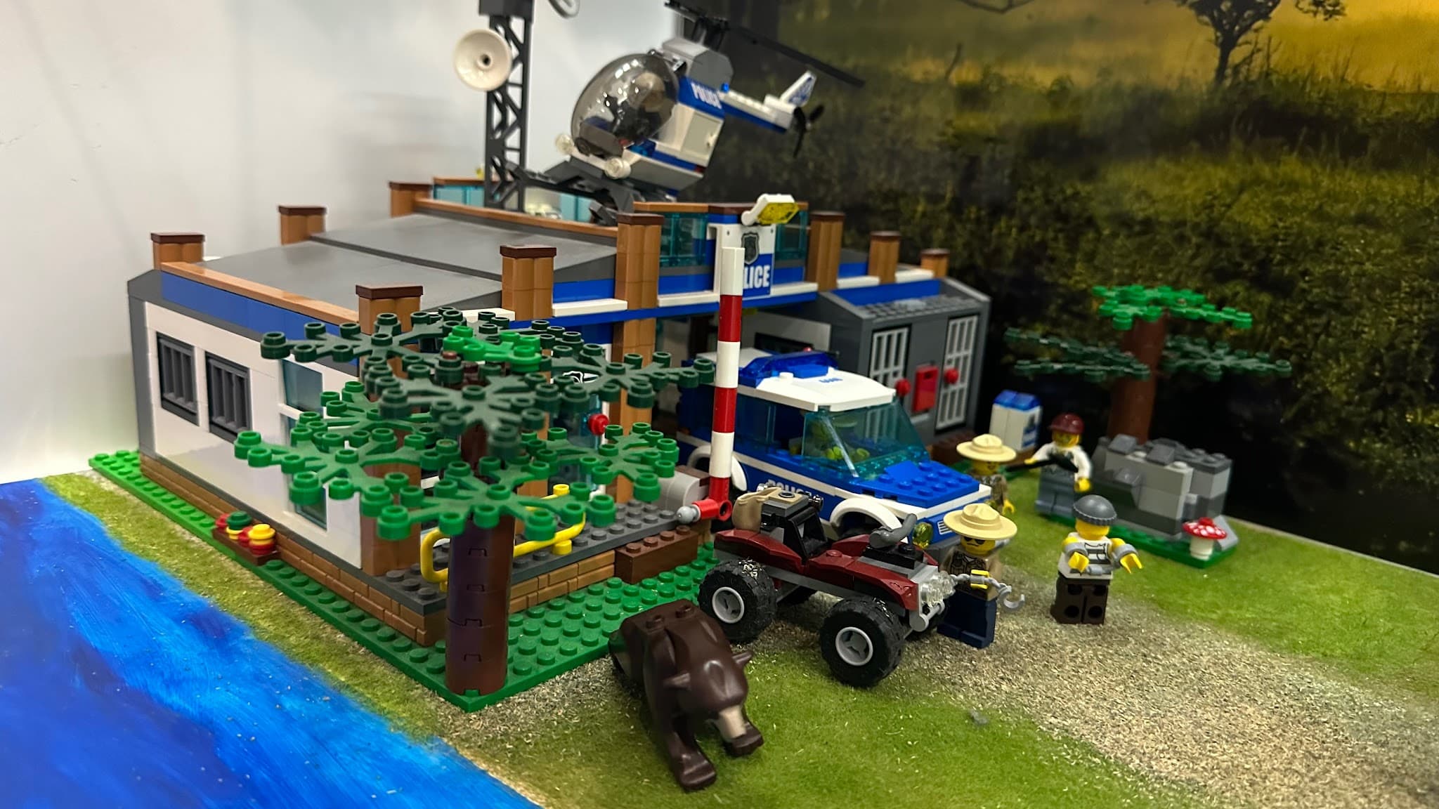 LEGO 4440 Forest Police Station
