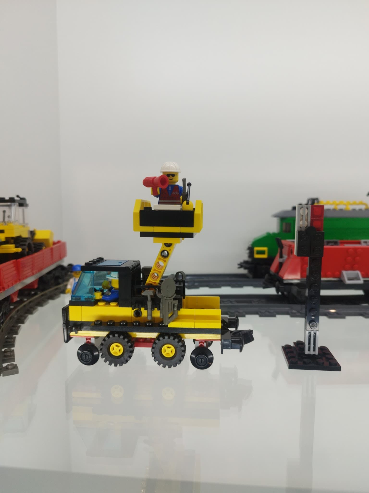 LEGO 4541 Rail and Road Service Truck