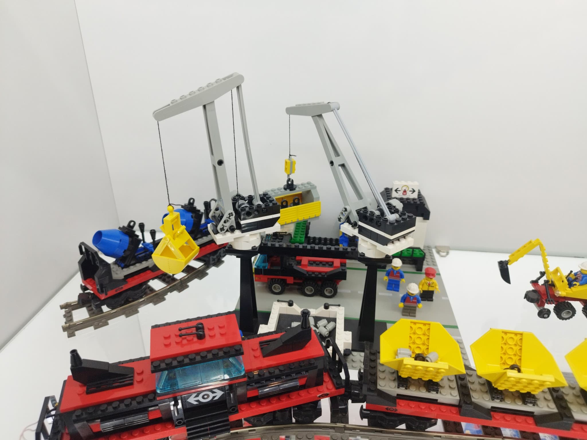 LEGO 4565 Freight and Crane Railway