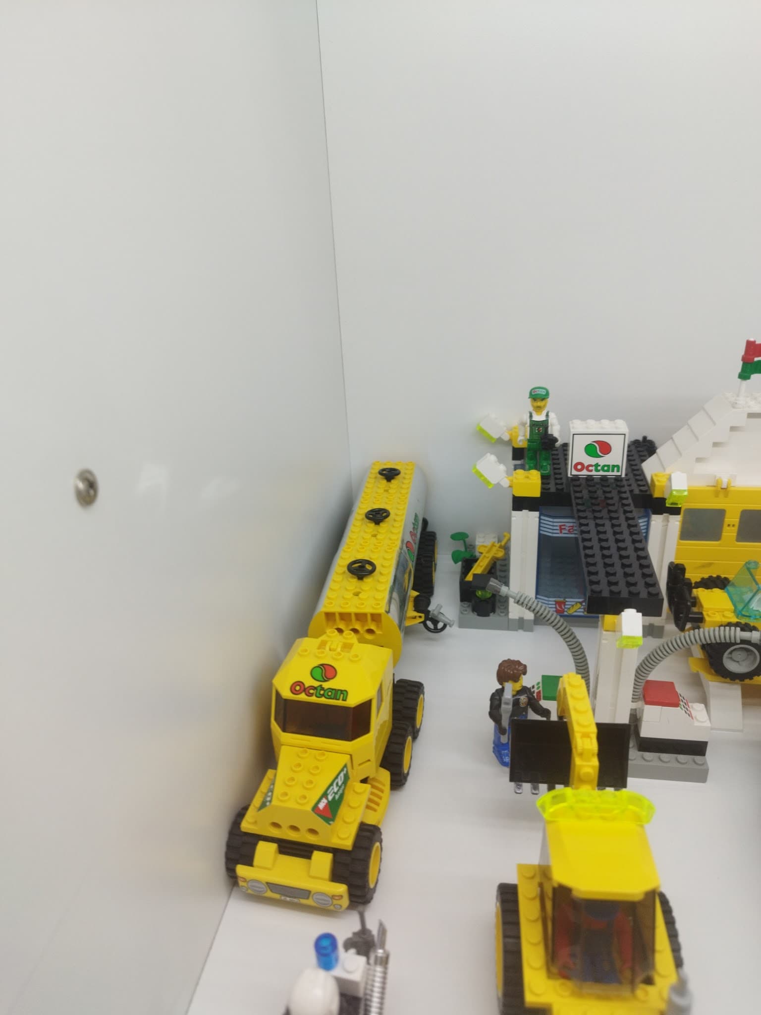 LEGO 4654 Tanker Truck