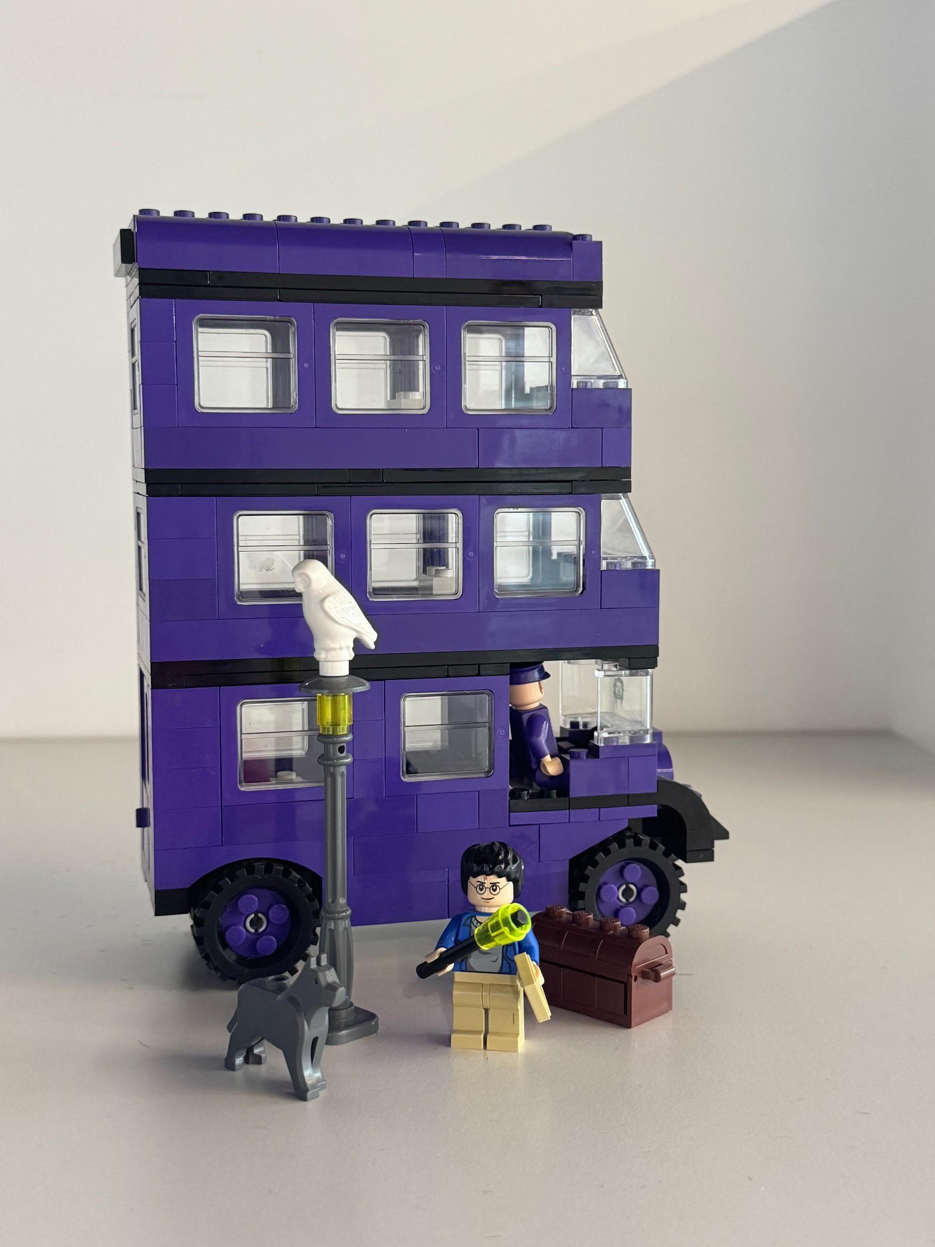 LEGO 4755 Knight Bus