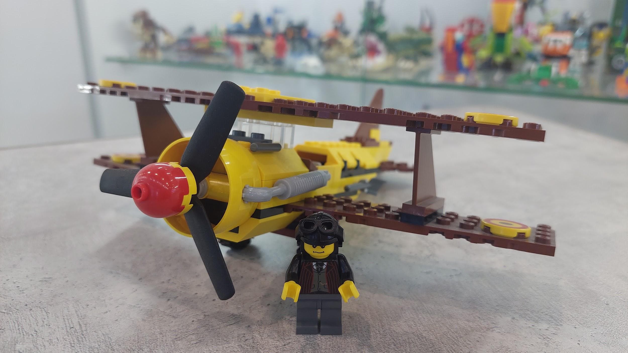 LEGO 4778 Airline Promotional Set