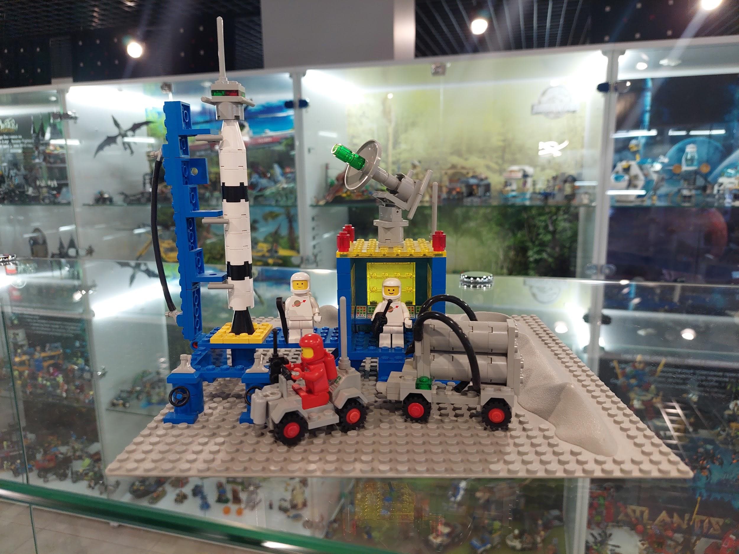 LEGO 483 Alpha-1 Rocket Base