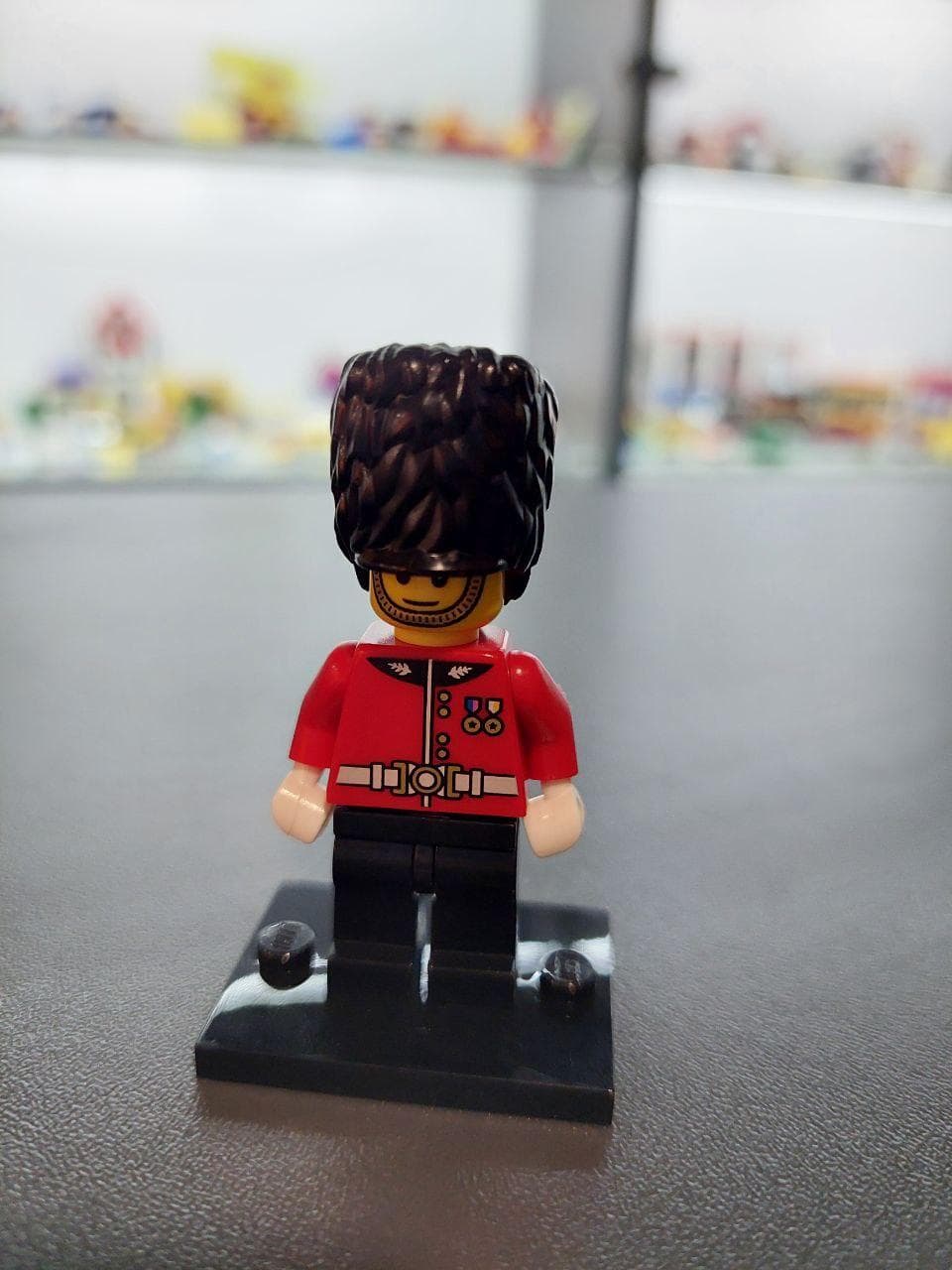 LEGO 5005233 Hamleys Exclusive Minifigure