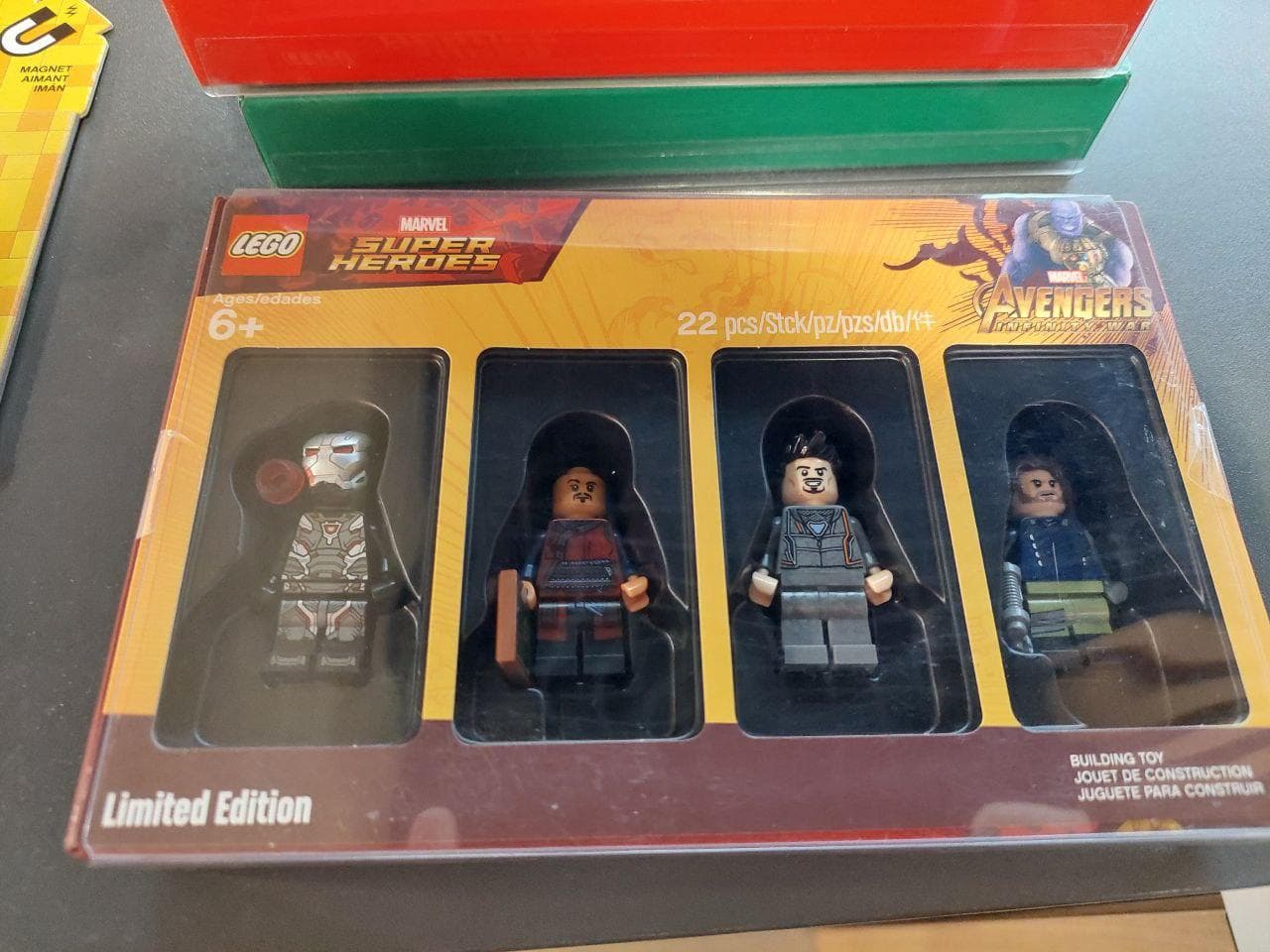 LEGO 5005256 Marvel Super Heroes Minifigure Collection