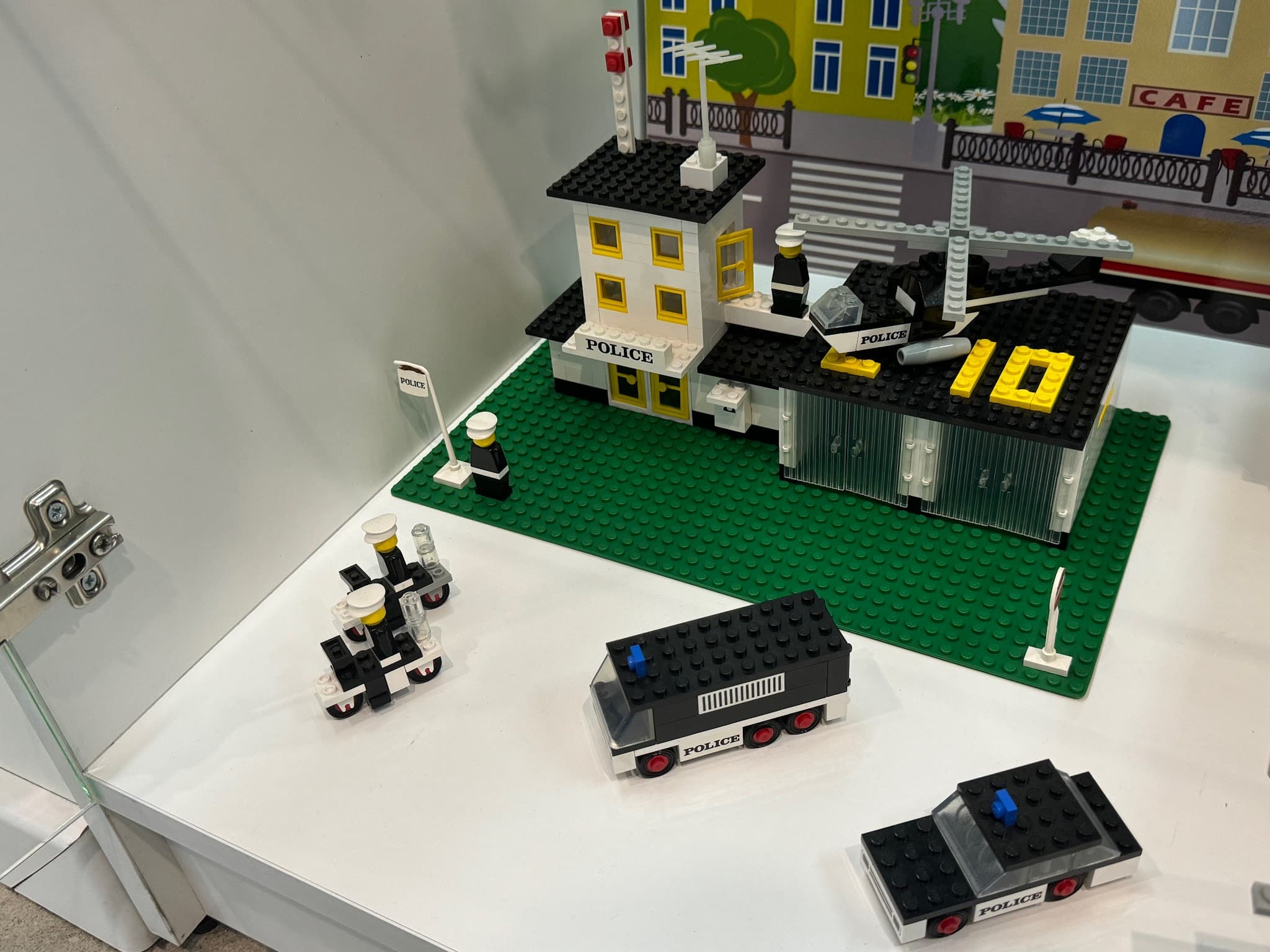 LEGO 585 Police Headquarters