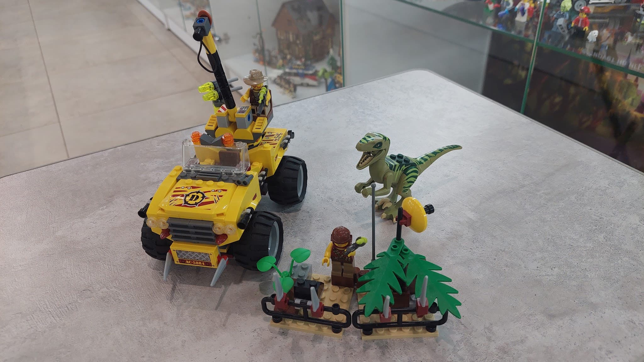 LEGO 5884 Raptor Chase