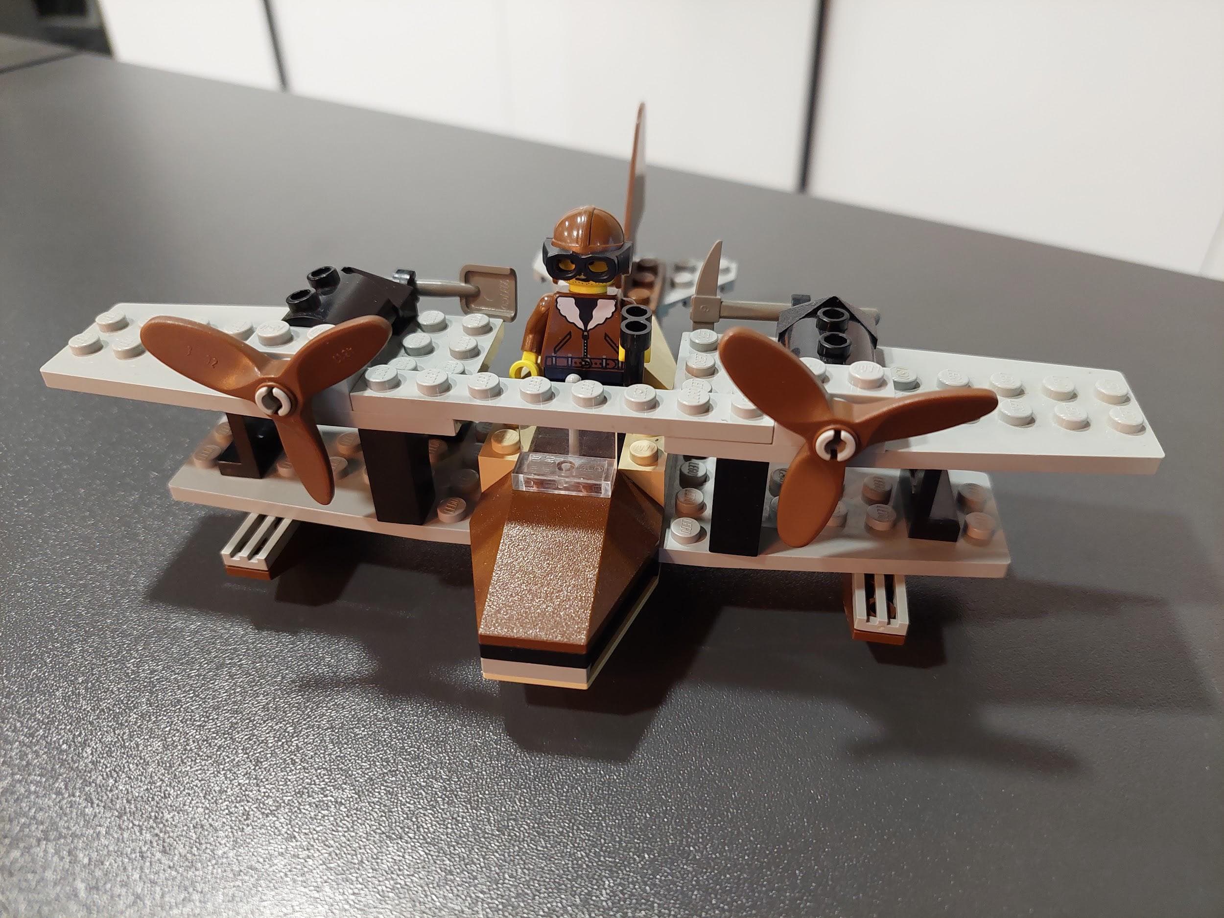 LEGO 5925 Pontoon Plane