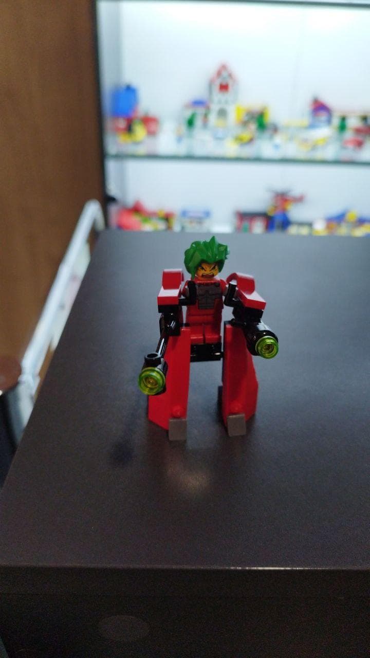 LEGO 5967 Red Good Guy