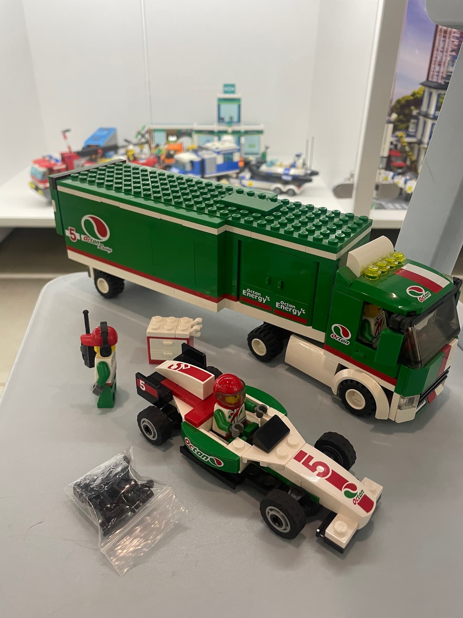 LEGO 60025 Grand Prix Truck