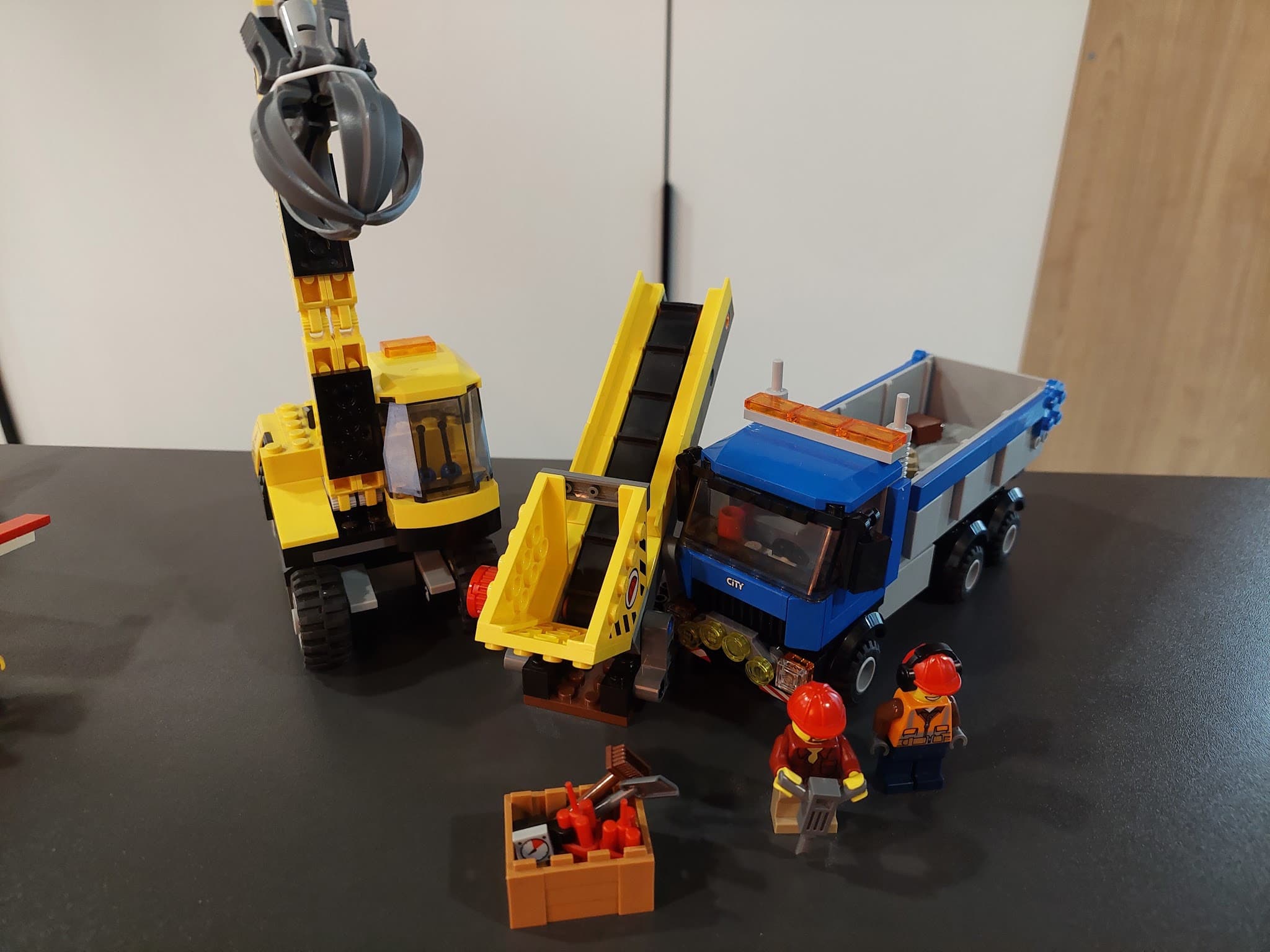 LEGO 60075 Excavator and Truck