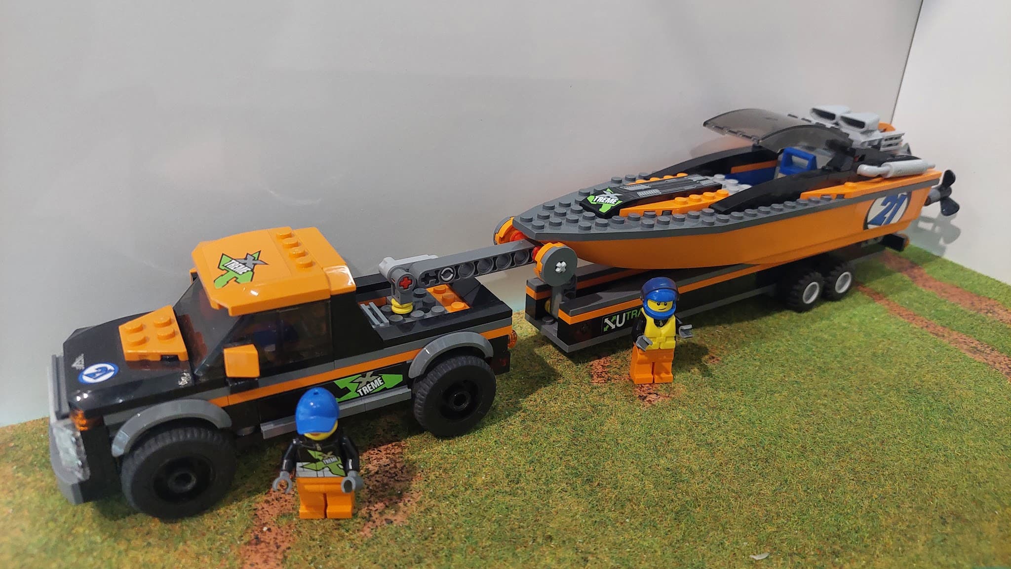 LEGO 60085 4x4 with Powerboat