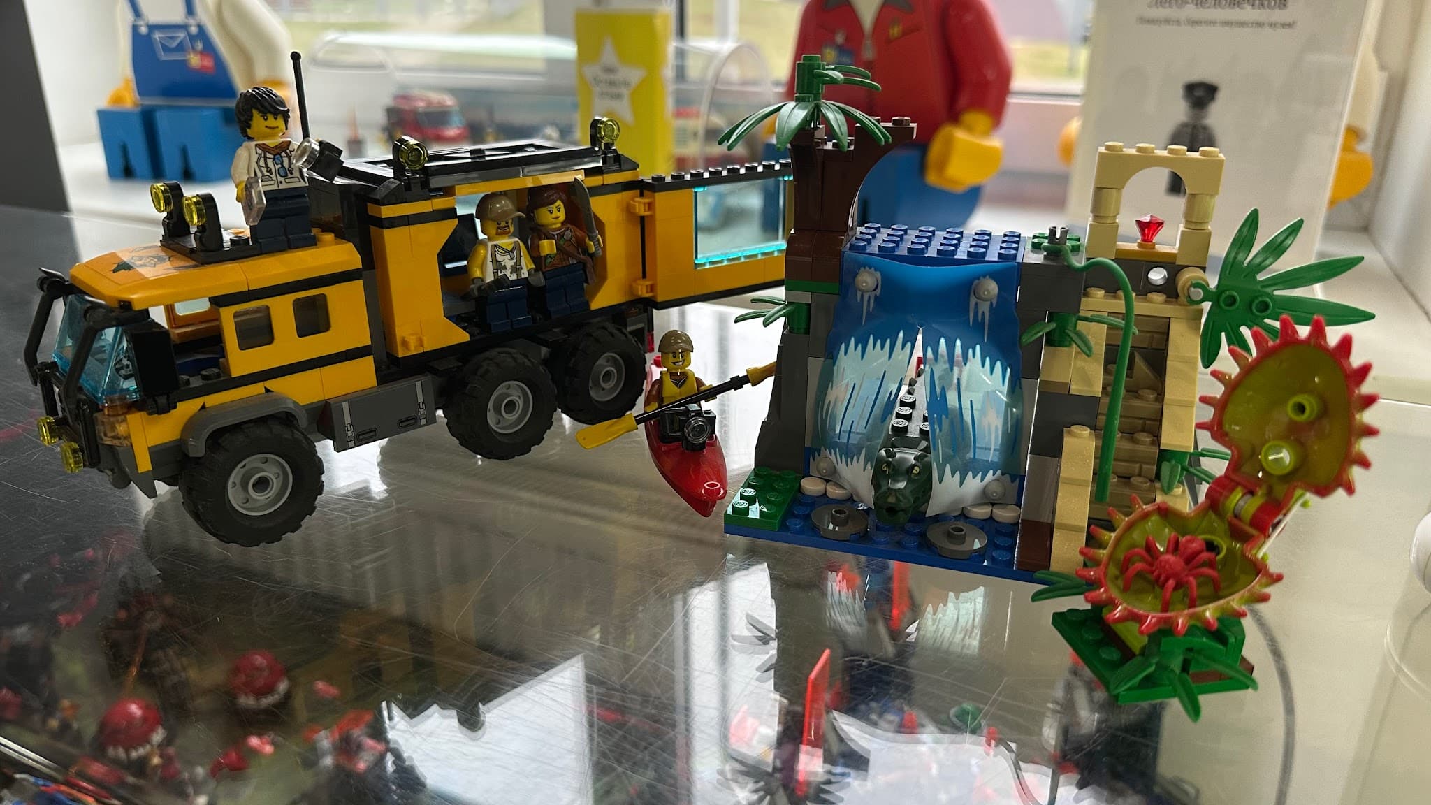 LEGO 60160 Jungle Mobile Lab