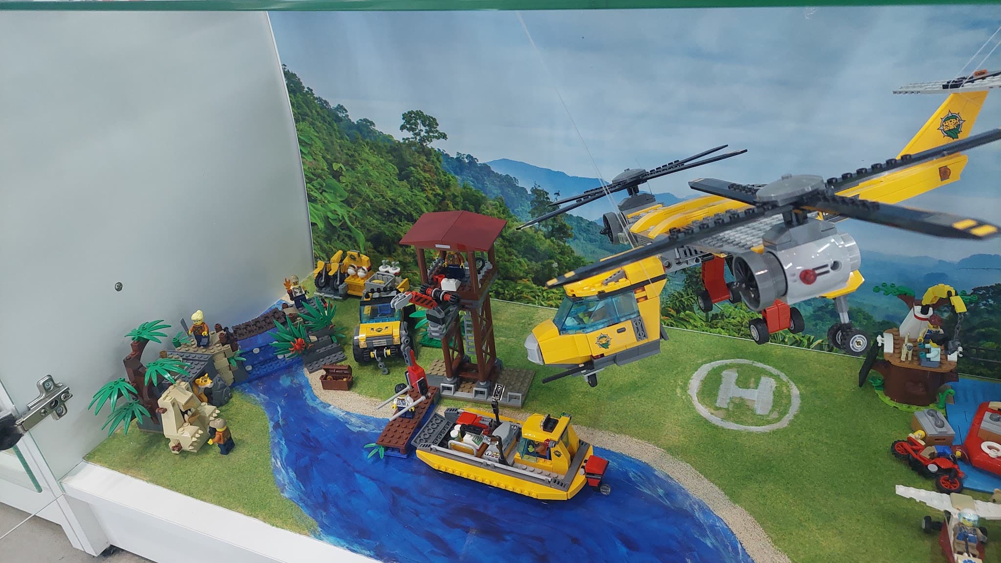 LEGO 60162 Jungle Air Drop Helicopter