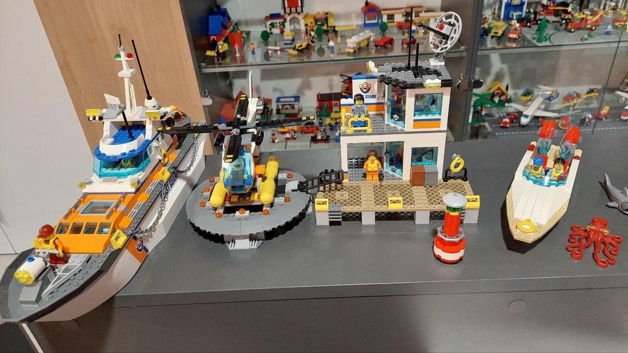 LEGO 60167 Coast Guard Headquarters
