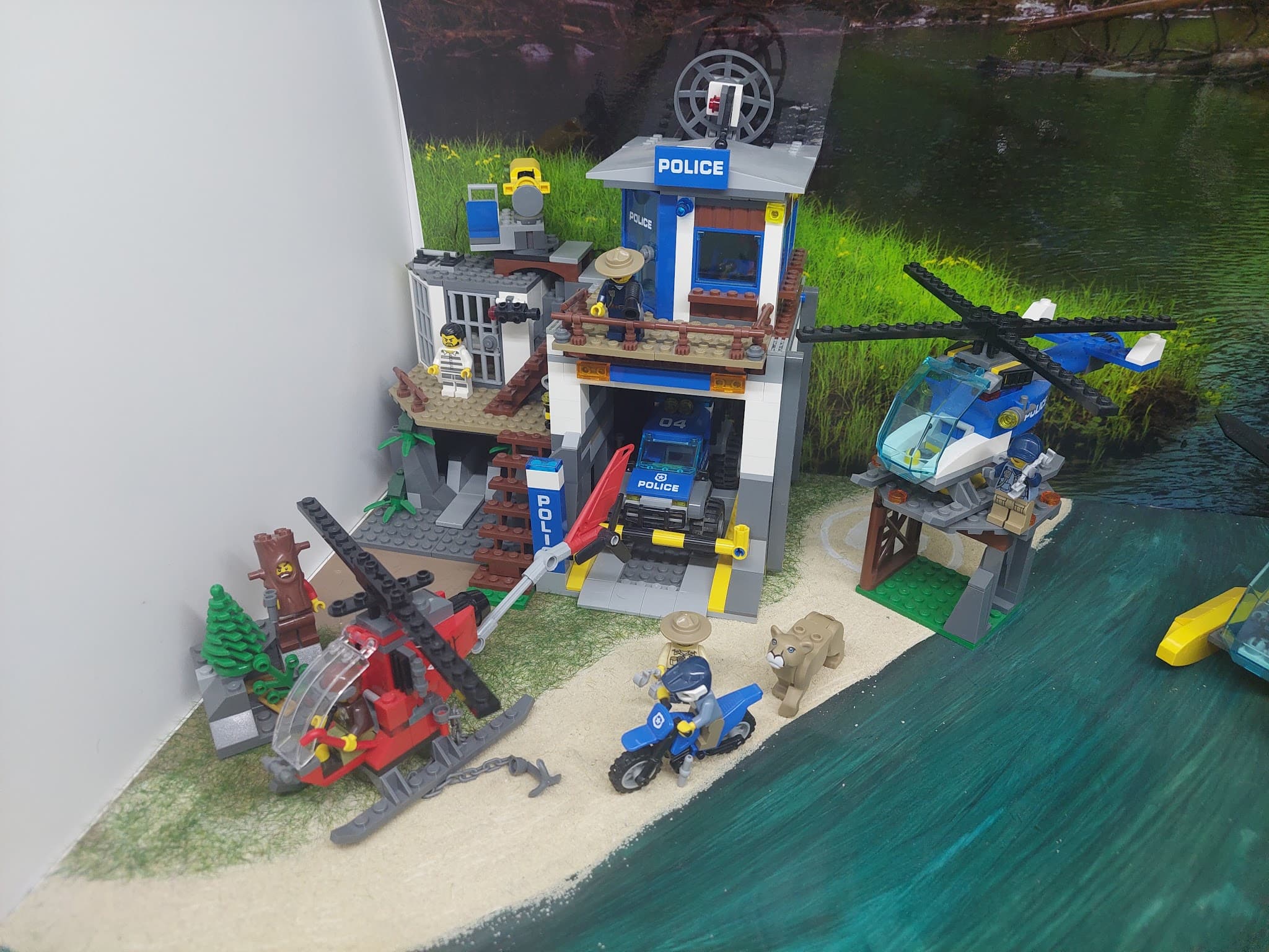 LEGO 60174 Mountain Police Headquarters