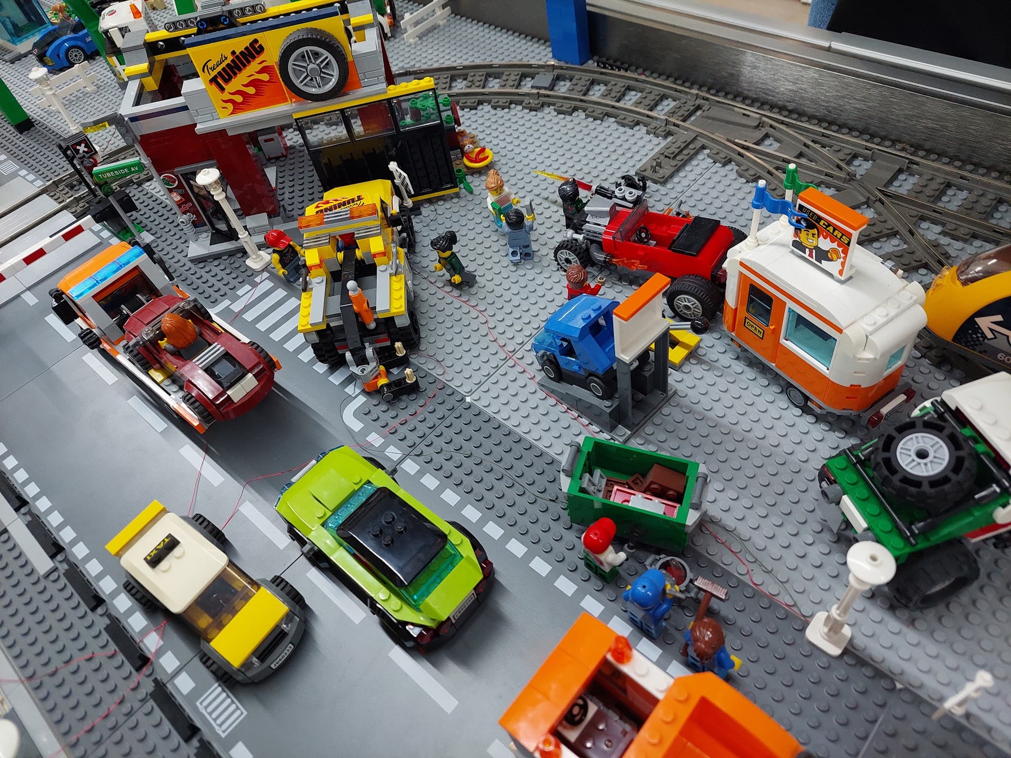 LEGO 60258 Tuning Workshop