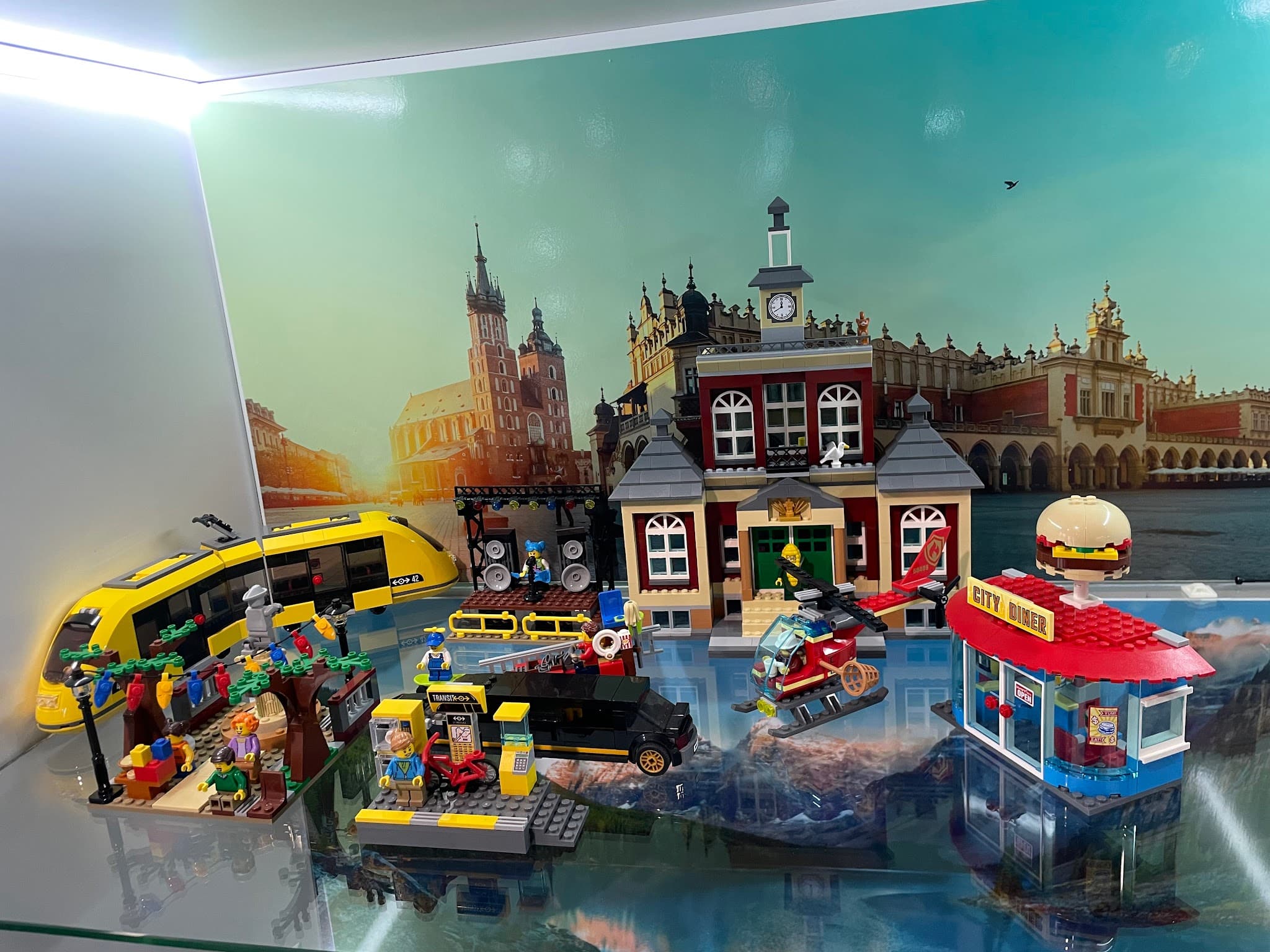LEGO 60271 Main Square