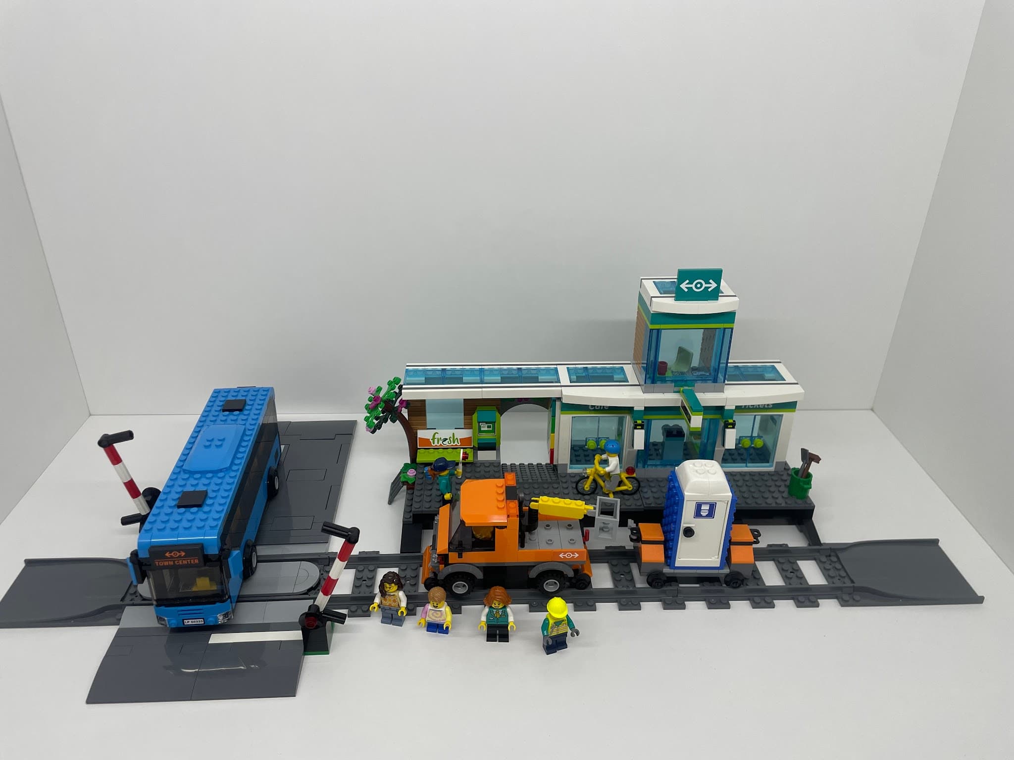 LEGO 60335 Train Station