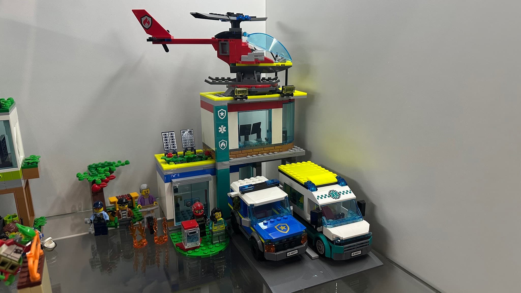 LEGO 60371 Emergency Vehicles HQ
