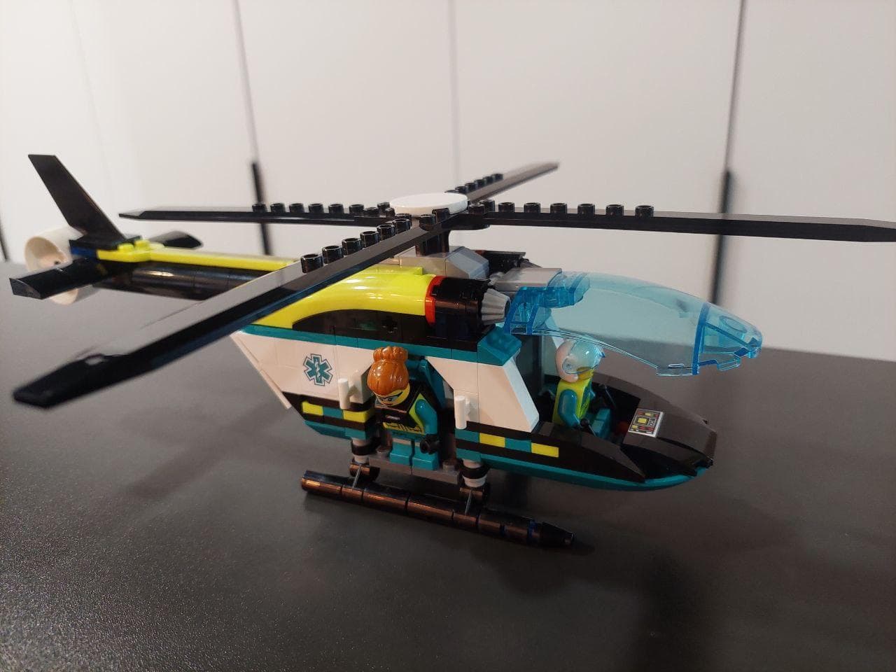 LEGO 60405 Emergency Rescue Helicopter