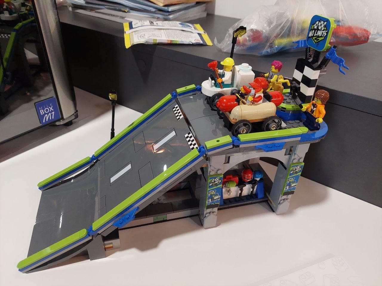 LEGO 60460 No Limits: Race Car Ramp Track