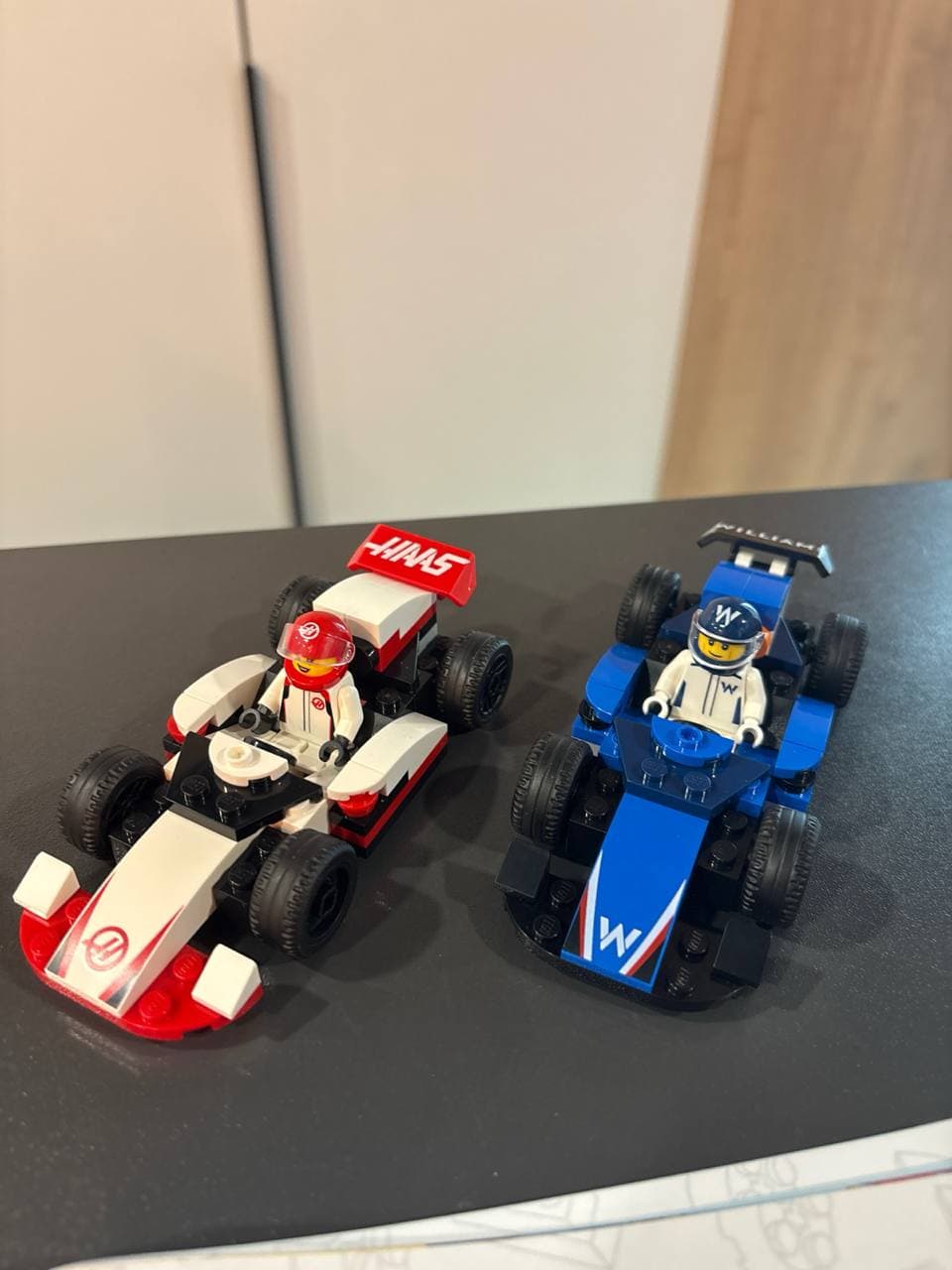 LEGO 60464 F1 Williams Racing & Haas F1 Race Cars