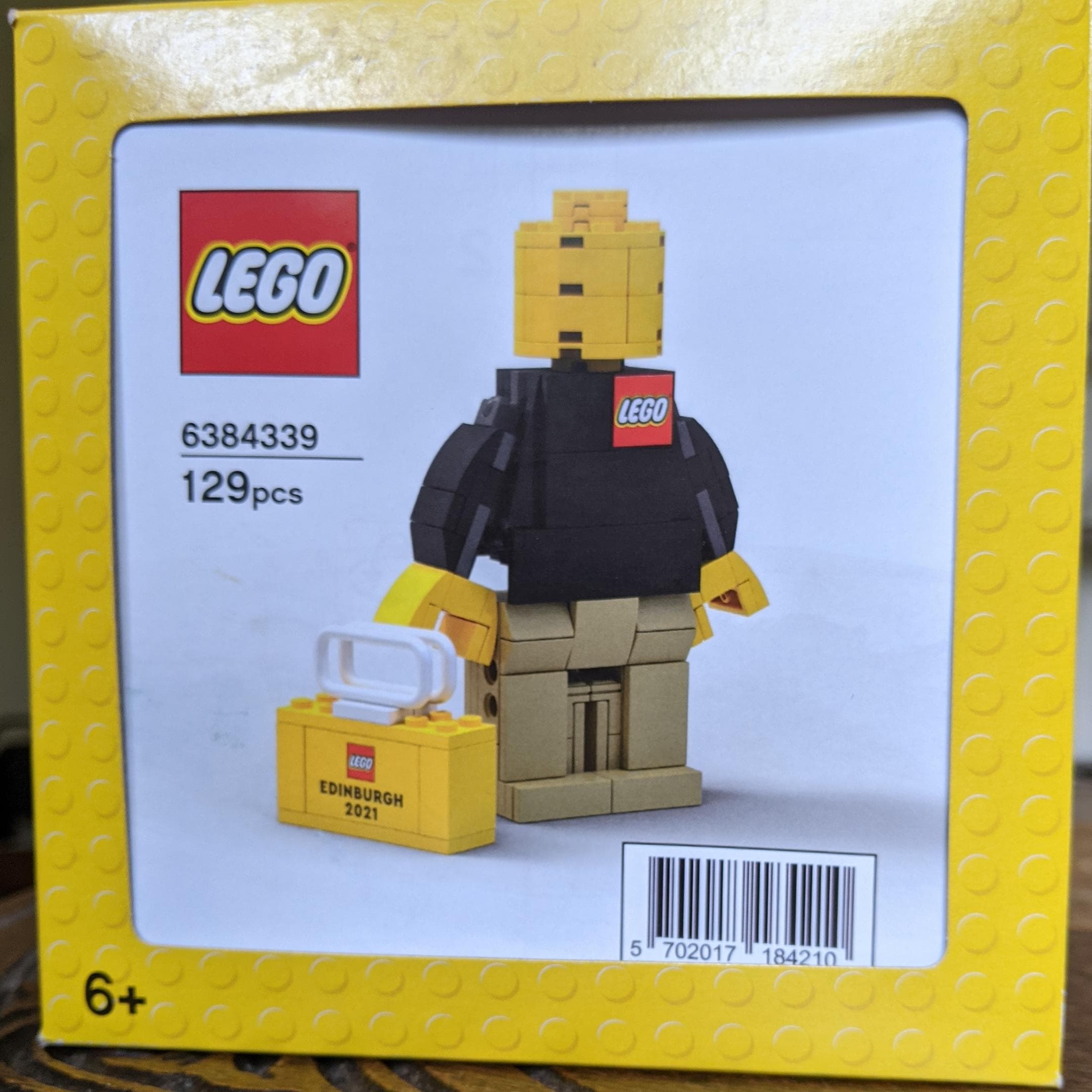 LEGO 6384339 Edinburgh brand store associate figure