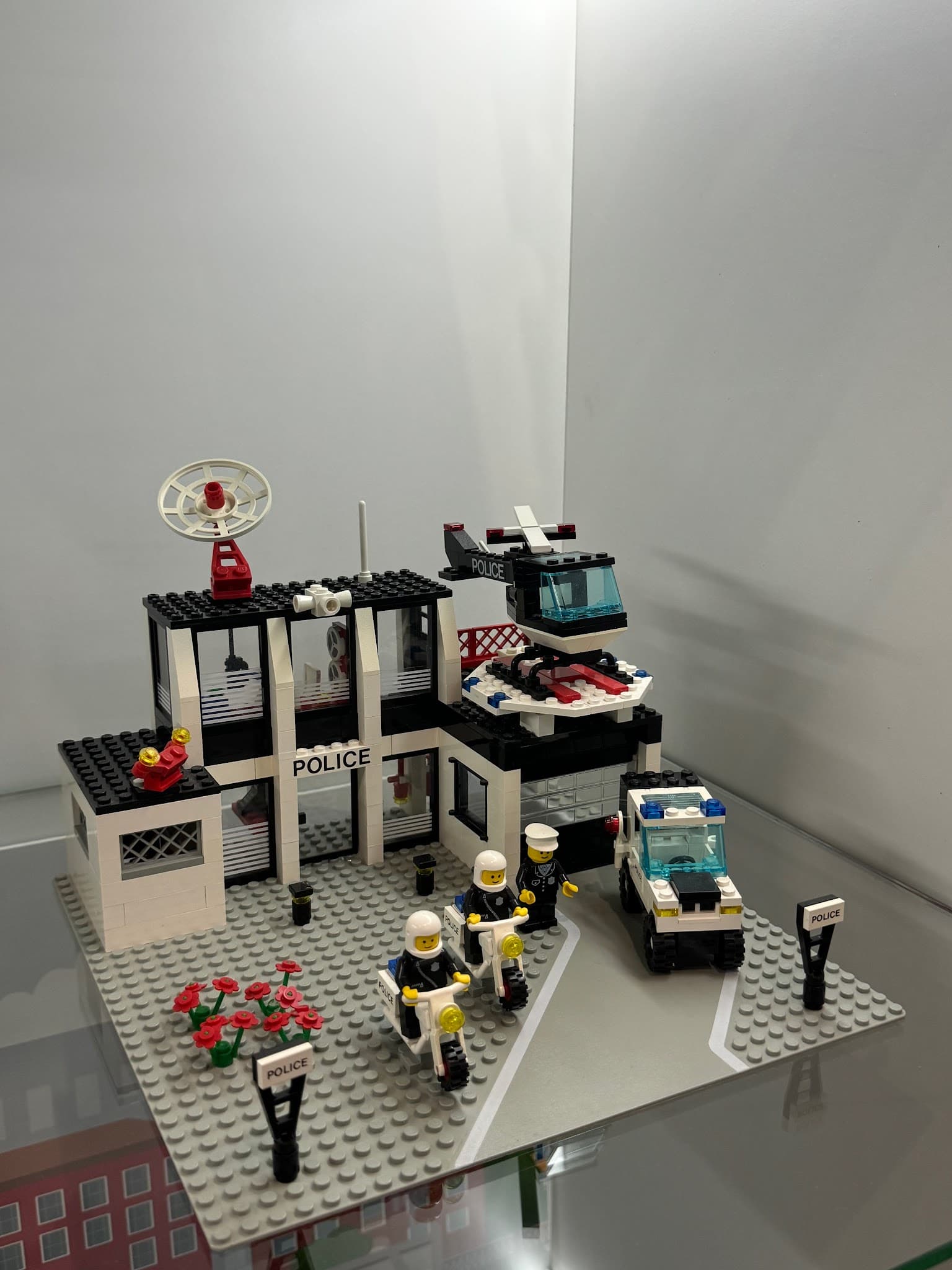 LEGO 6386 Police Command Base