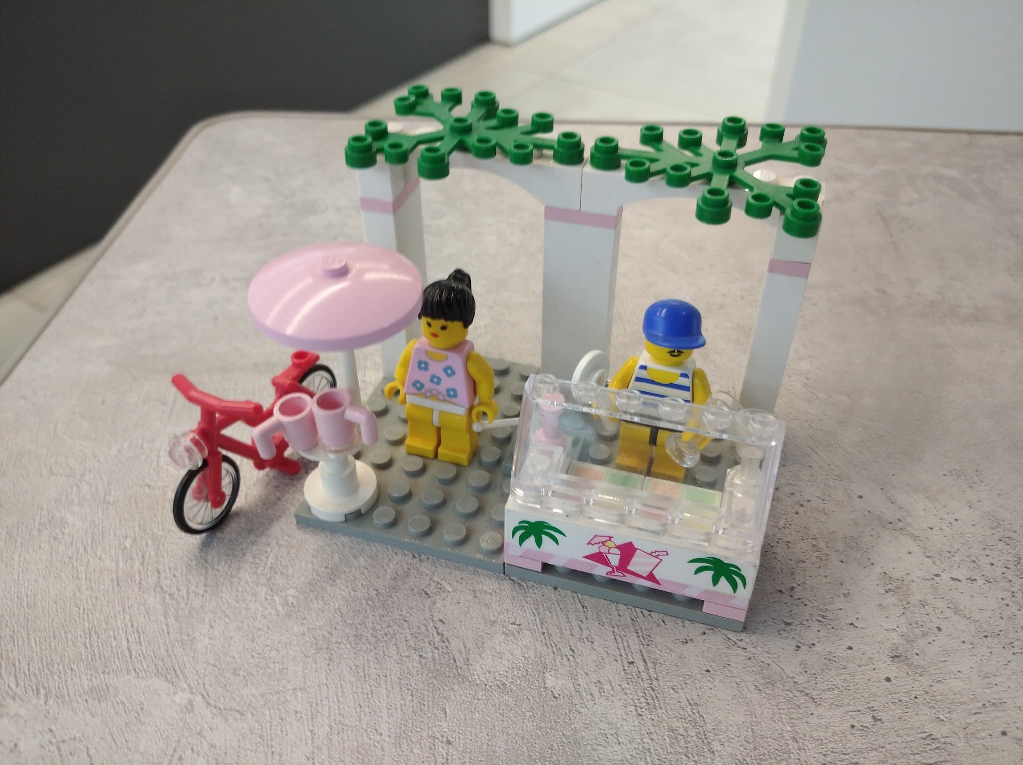 LEGO 6402 Sidewalk Café