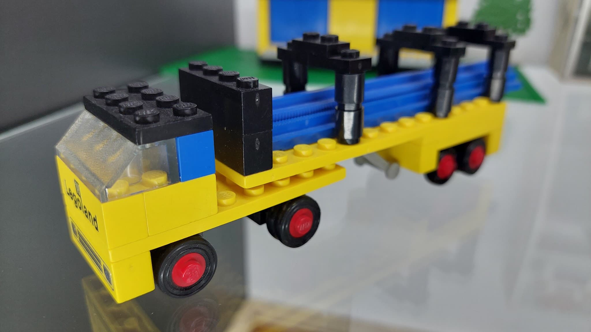 LEGO 647 Lorry With Girders