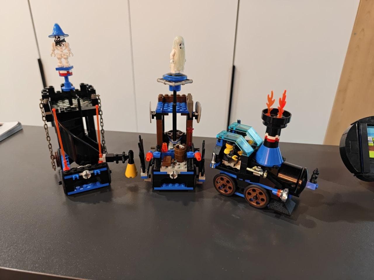 LEGO 6497 Twisted Time Train