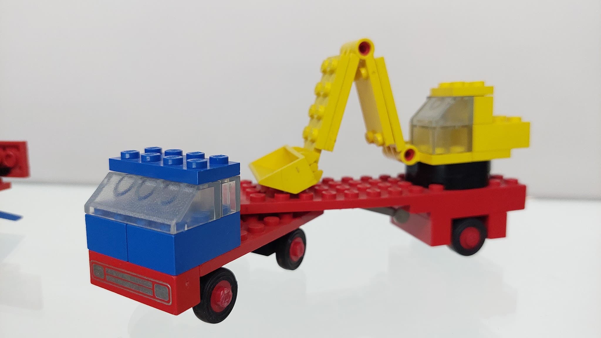 LEGO 649 Low loader with excavator