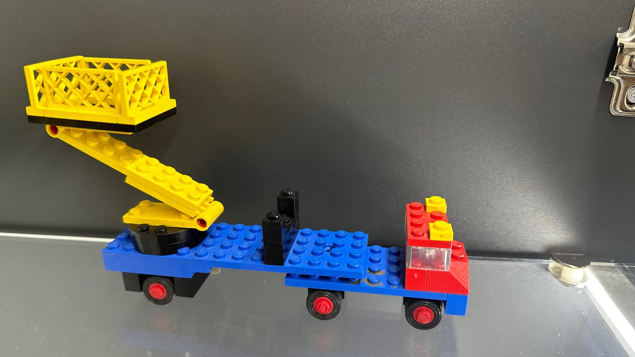 LEGO 655-1 Mobile Hydraulic Hoist