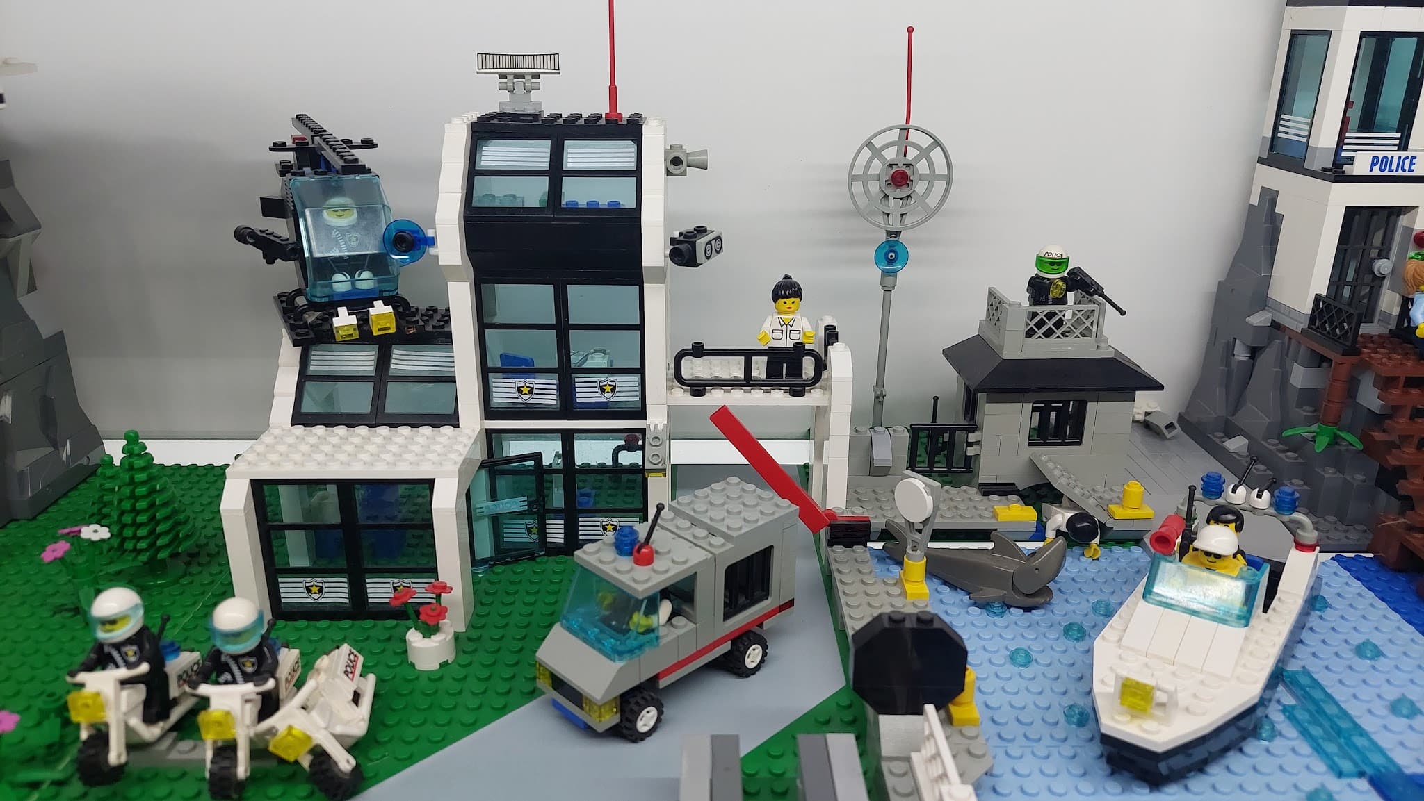LEGO 6598 Metro PD Station
