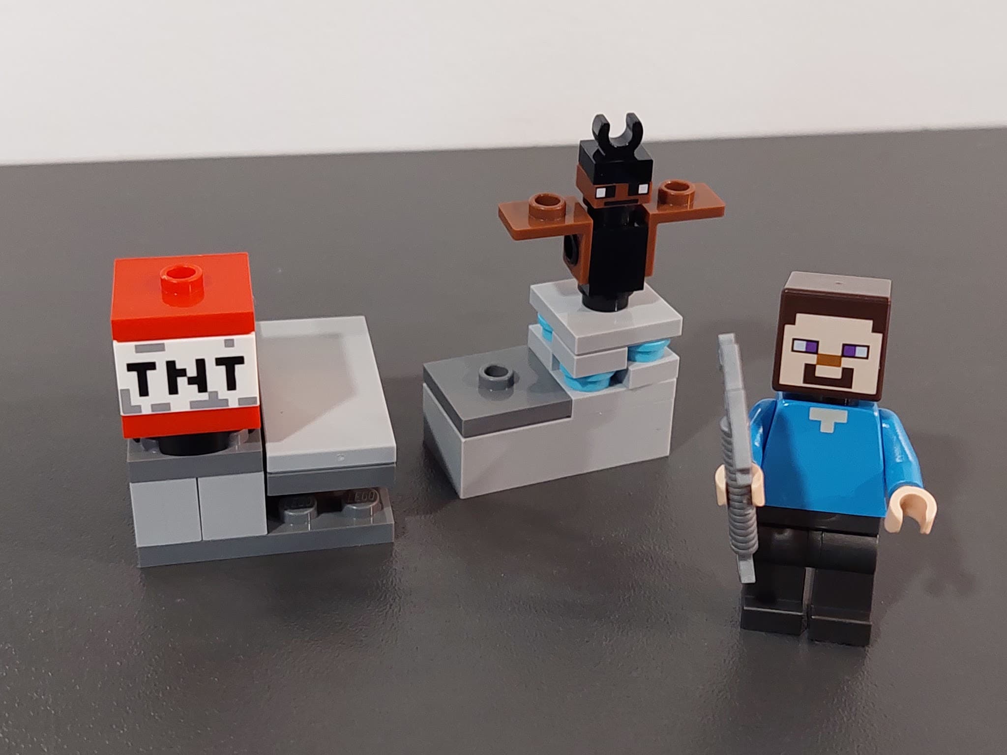 LEGO 662411 Hero with Bat and TNT