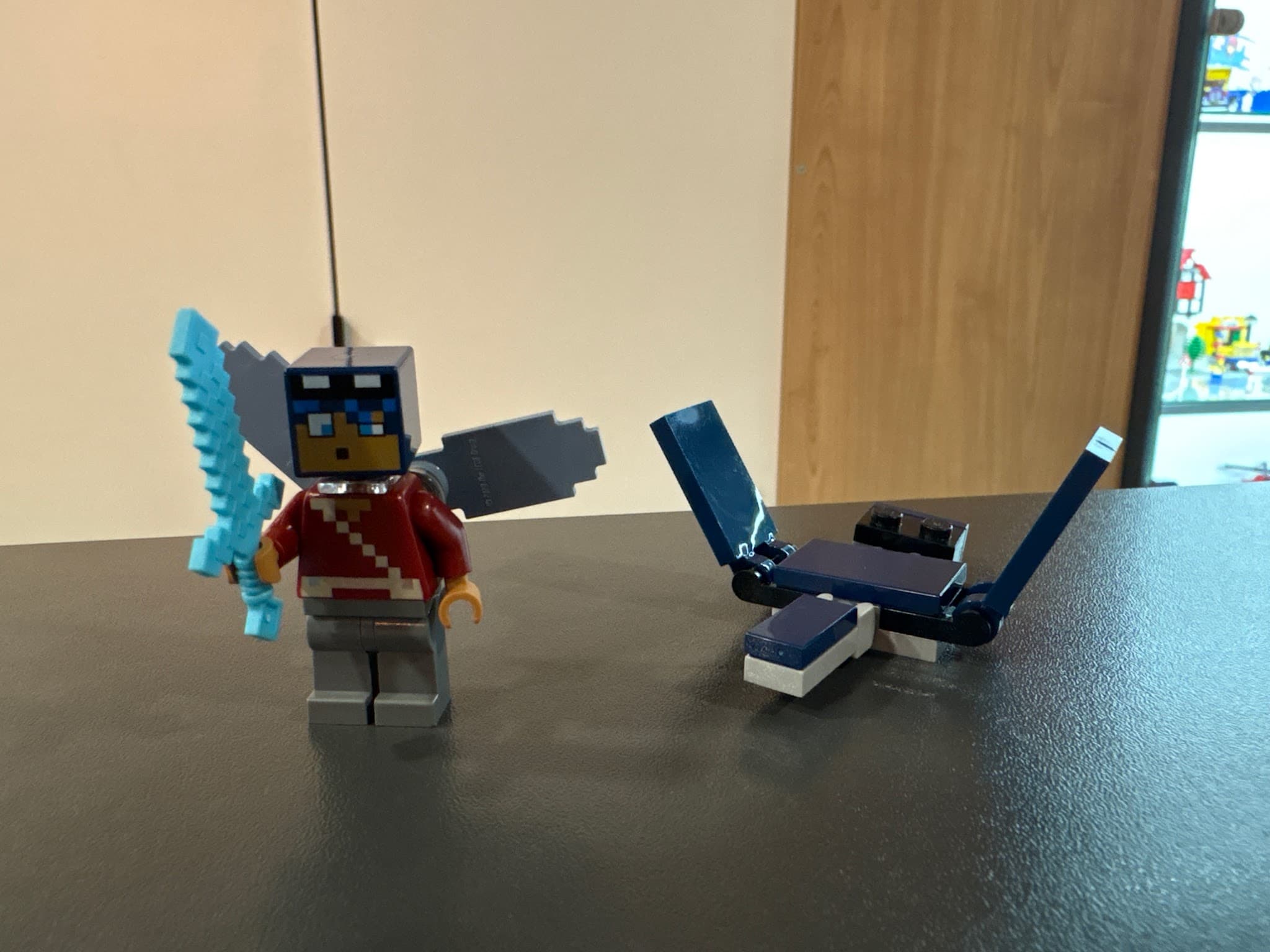 LEGO 662501 Hero with Elytra and Phantom