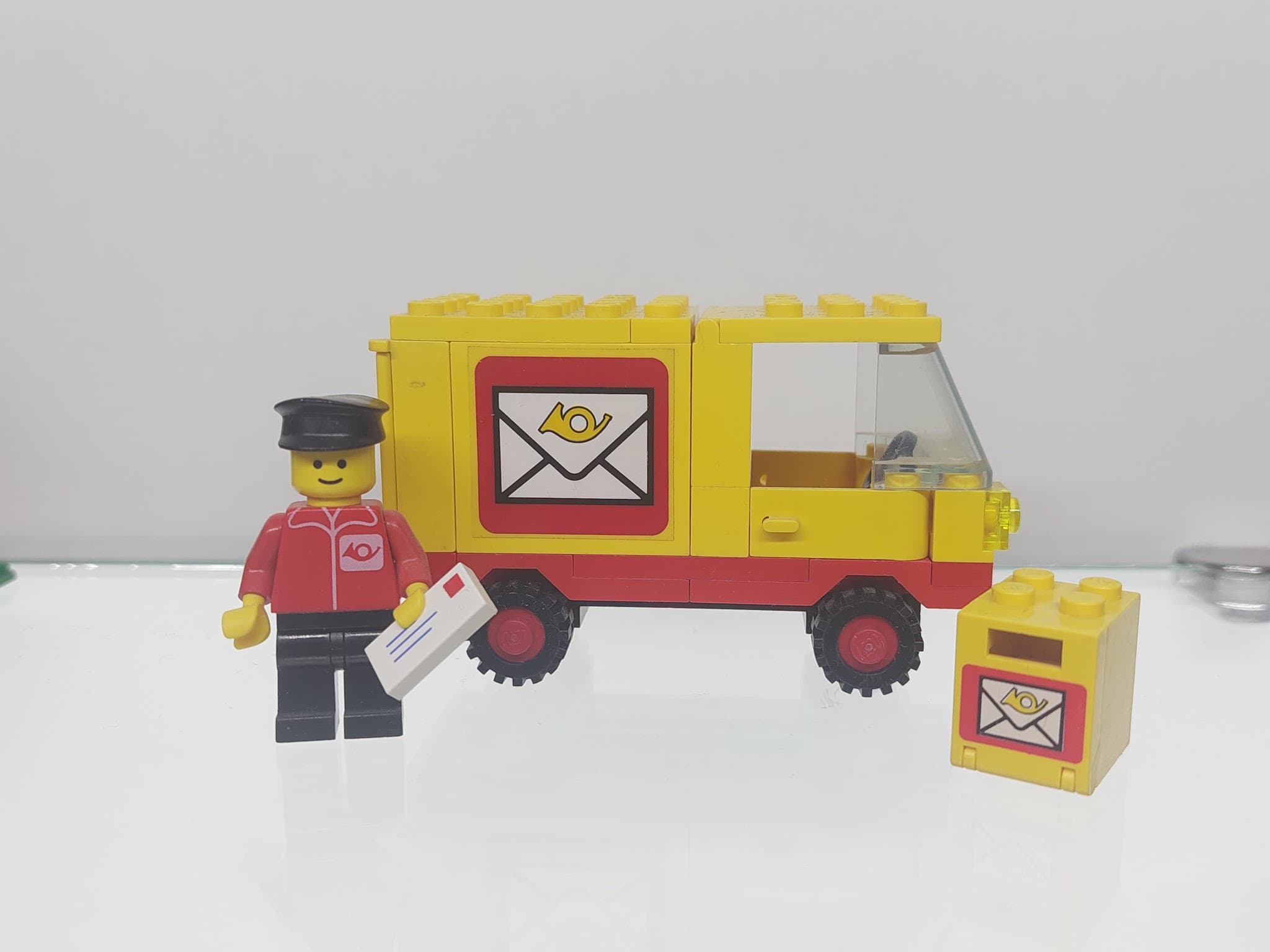 LEGO 6651 Mail Truck