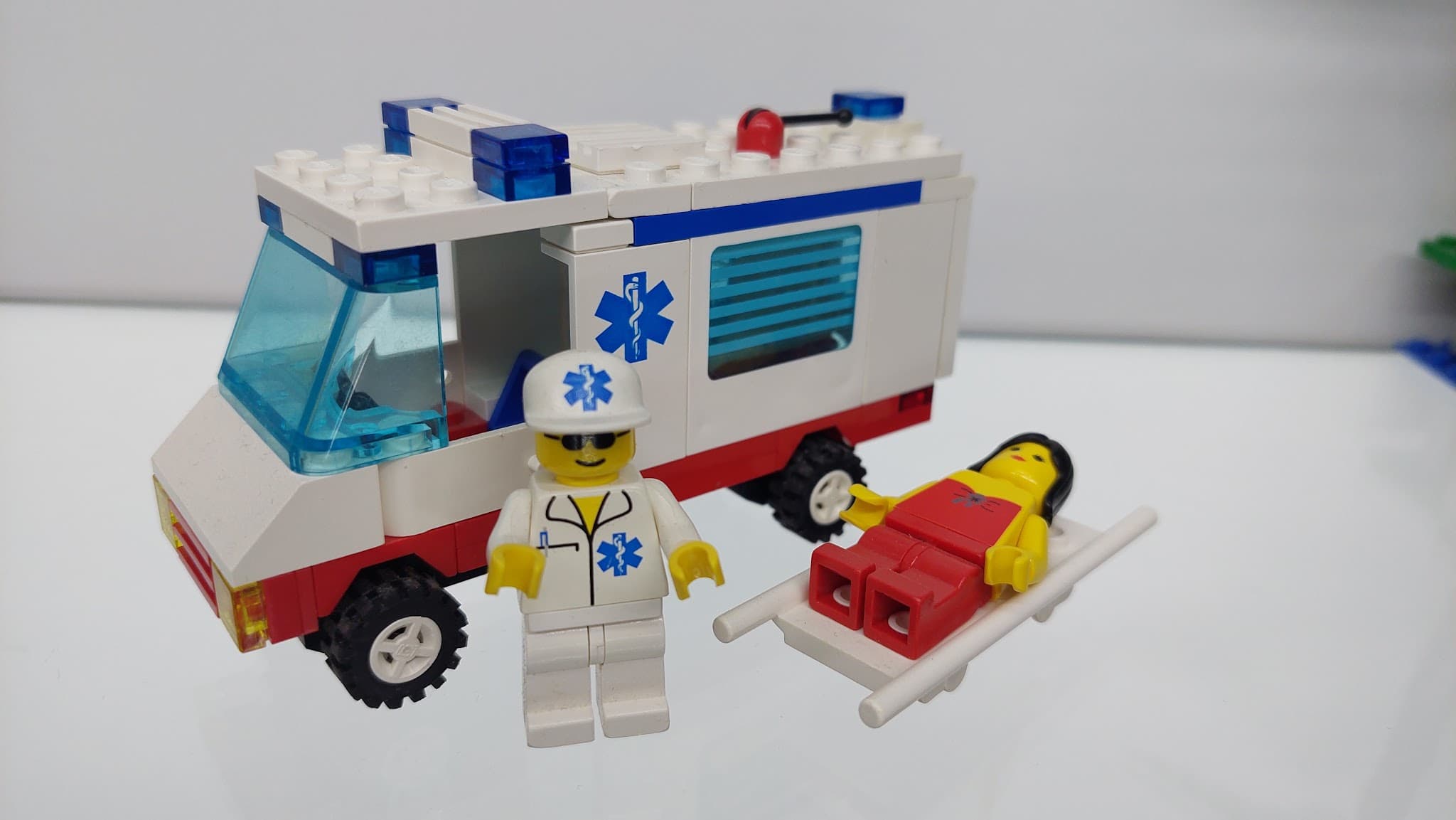 LEGO 6666 Ambulance