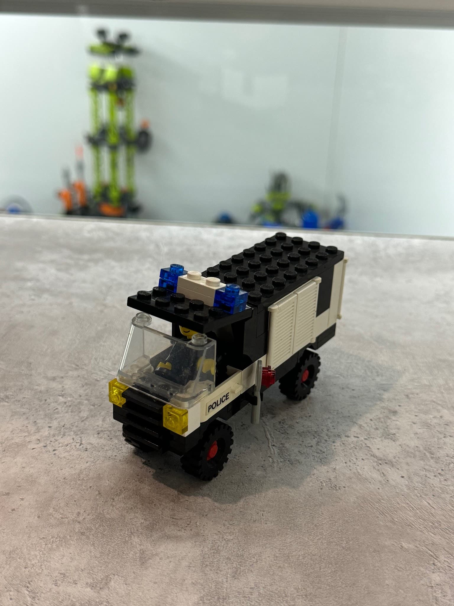 LEGO 6681 Police Van
